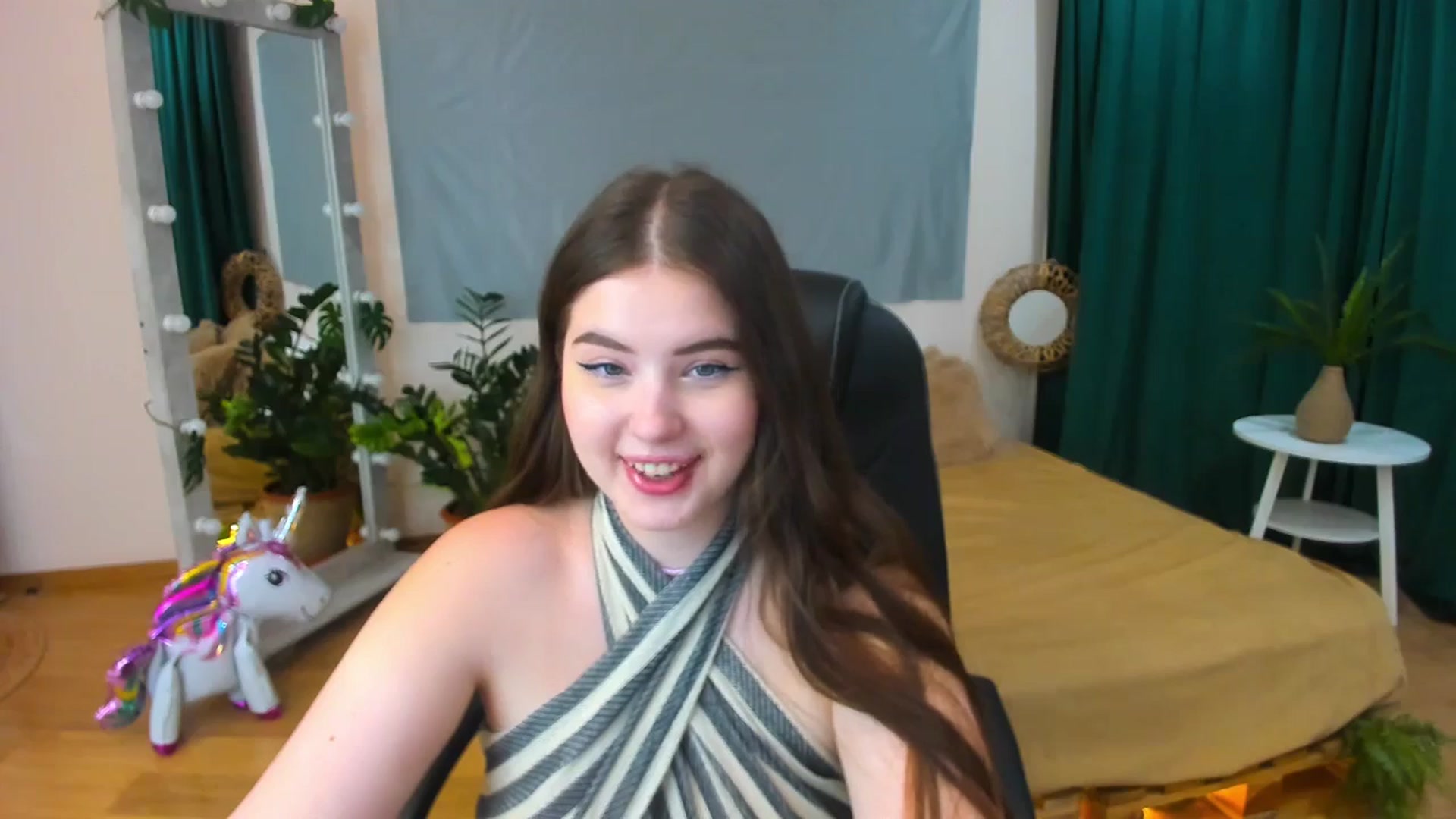 Gallery image thumbnail from AdmireMyEyes's myfreecams stream on, 07/12/2024, 19:48 image 18 of 20