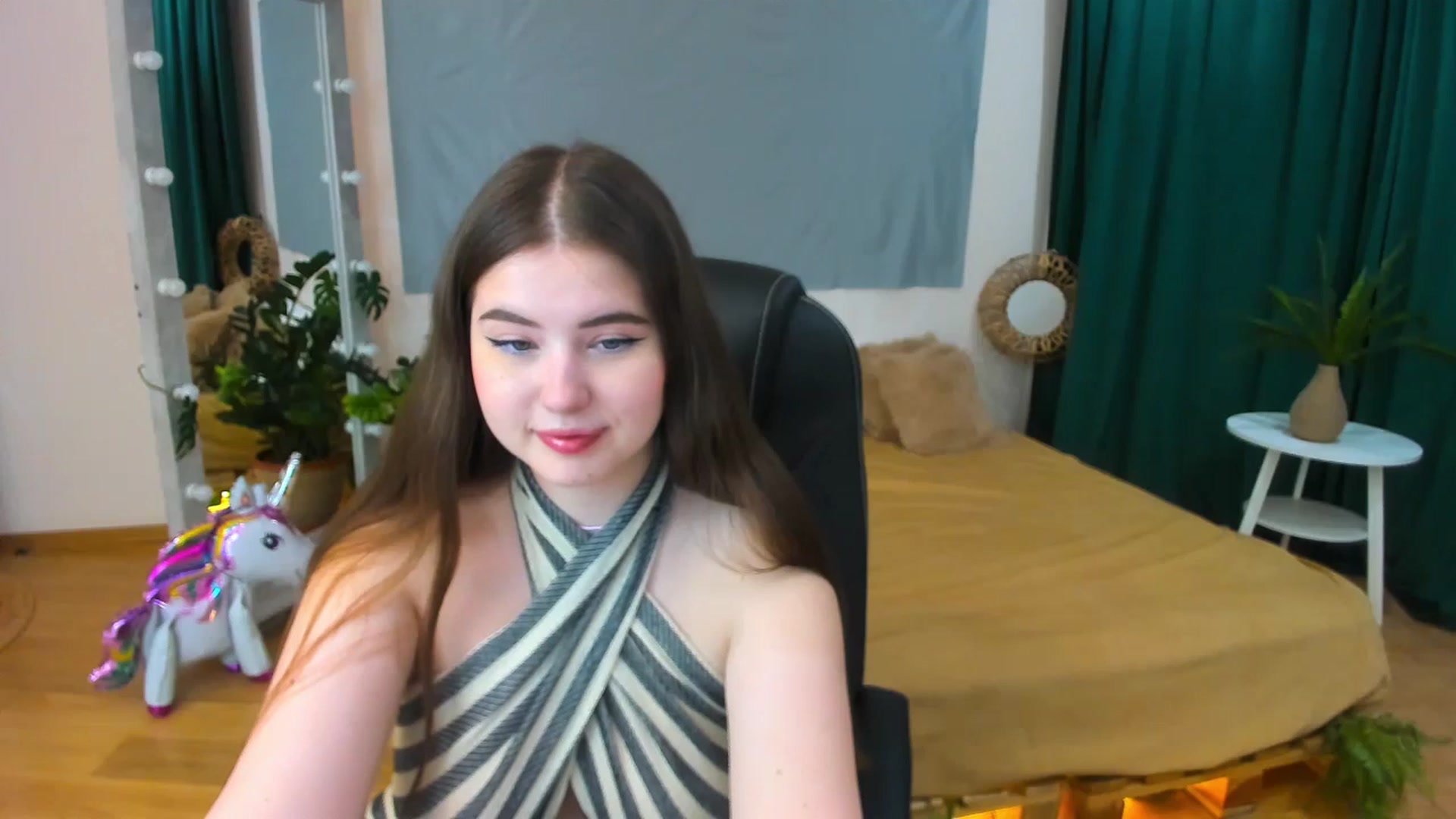 Gallery image thumbnail from AdmireMyEyes's myfreecams stream on, 07/12/2024, 19:48 image 6 of 20