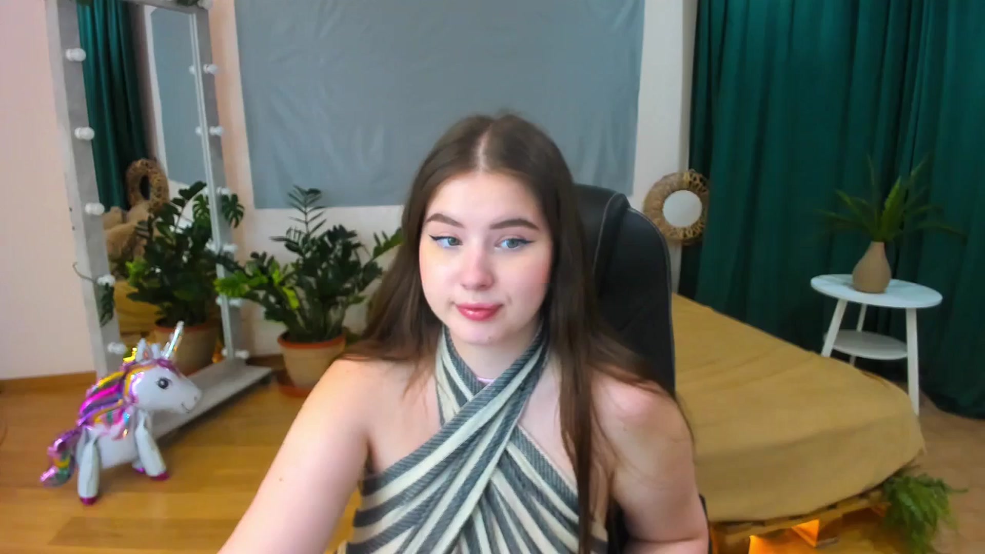 Gallery image thumbnail from AdmireMyEyes's myfreecams stream on, 07/12/2024, 19:48 image 20 of 20
