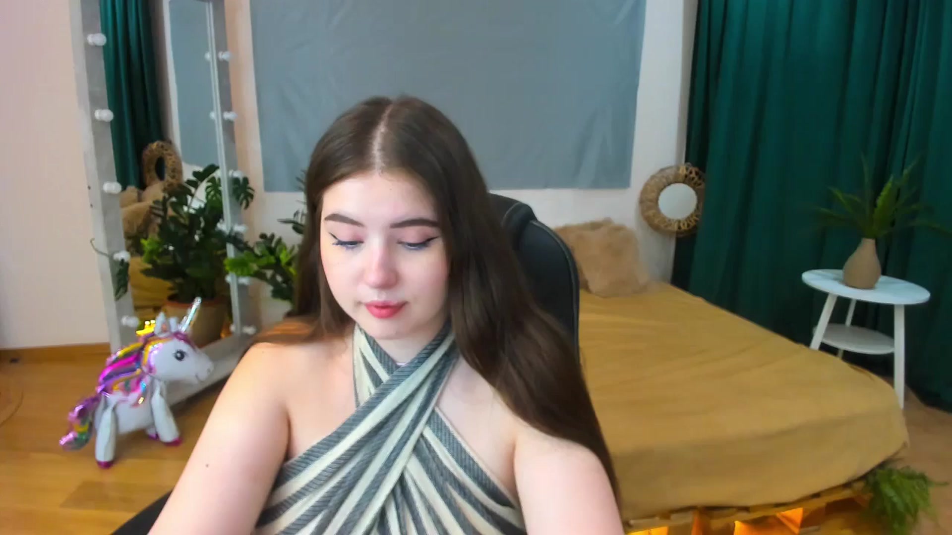 Gallery image thumbnail from AdmireMyEyes's myfreecams stream on, 07/12/2024, 19:48 image 1 of 20