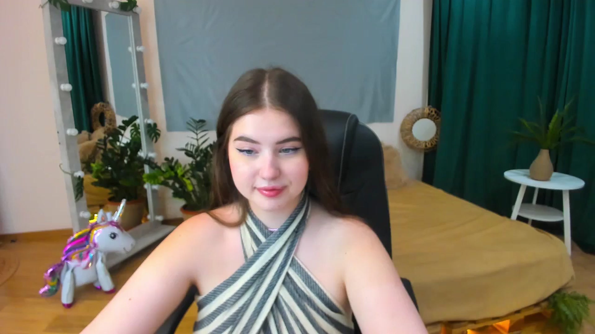 Gallery image thumbnail from AdmireMyEyes's myfreecams stream on, 07/12/2024, 19:48 image 16 of 20