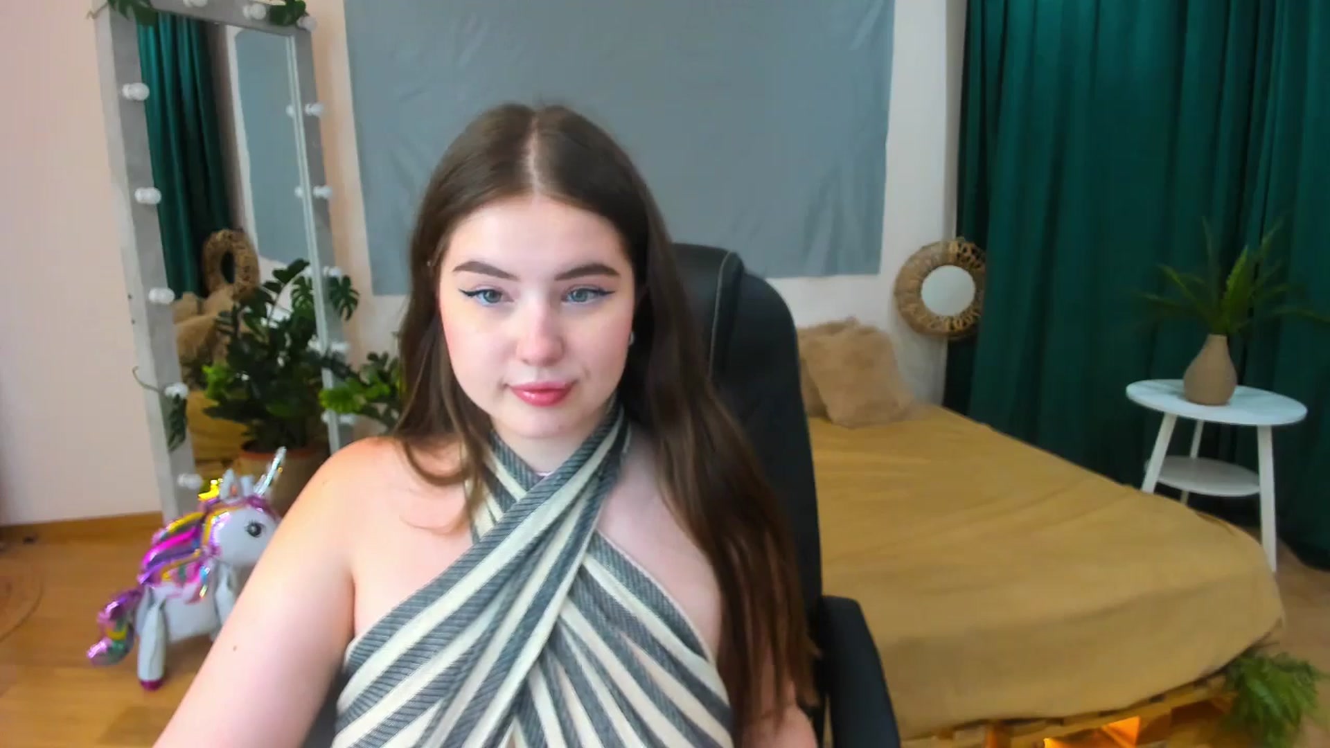 Gallery image thumbnail from AdmireMyEyes's myfreecams stream on, 07/12/2024, 19:48 image 14 of 20