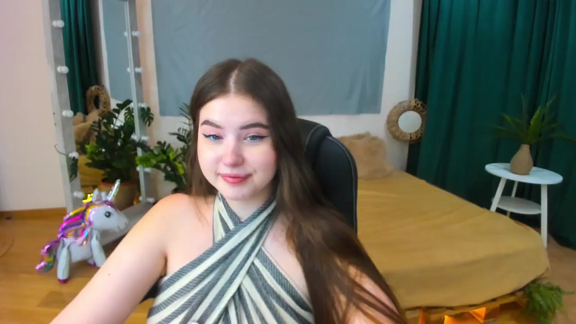 Gallery image thumbnail from AdmireMyEyes's myfreecams stream on, 07/12/2024, 19:48 image 3 of 20