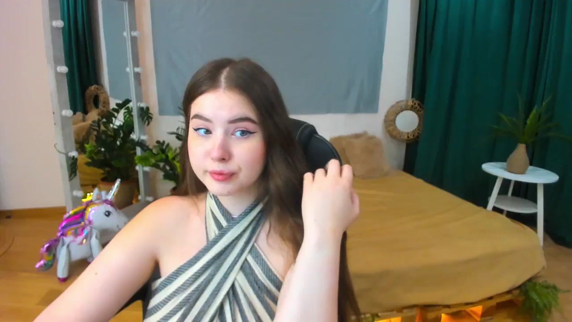 Gallery image thumbnail from AdmireMyEyes's myfreecams stream on, 07/12/2024, 19:48 image 2 of 20
