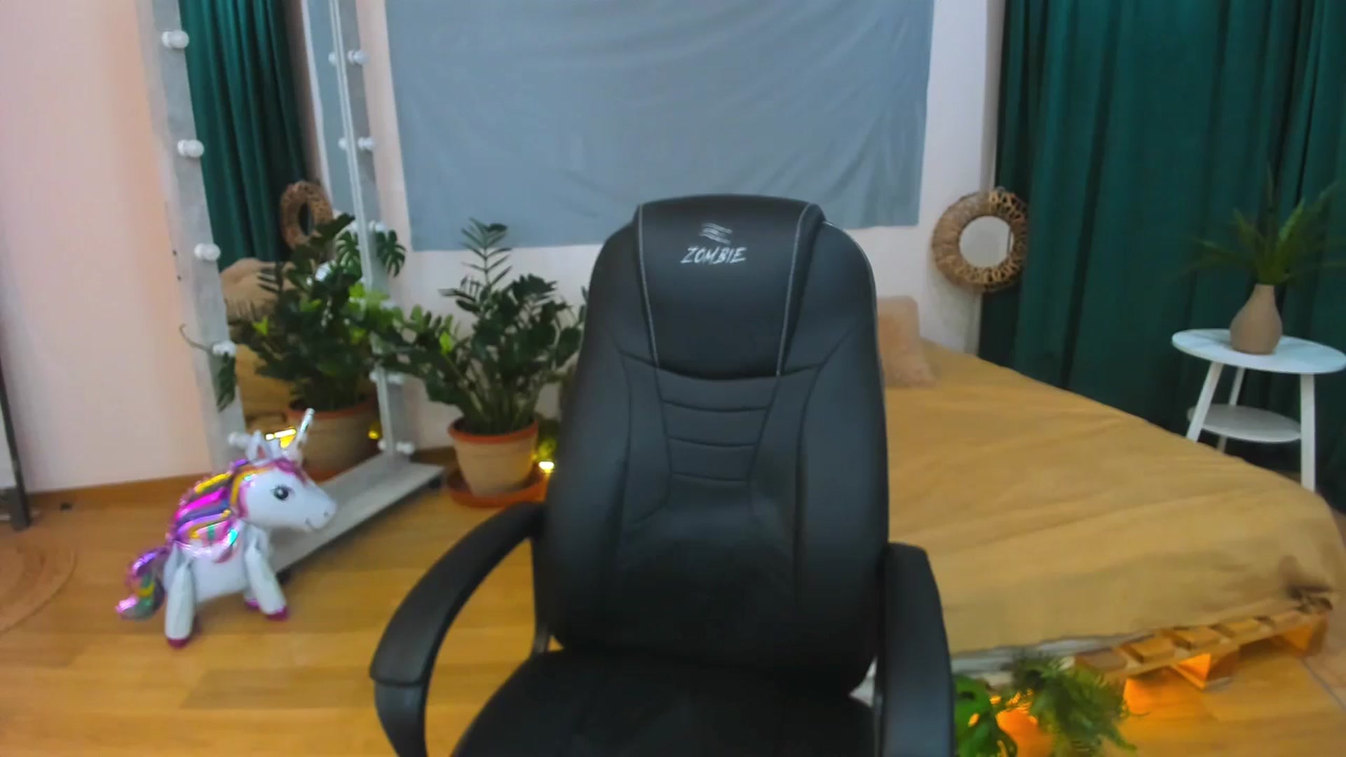 Gallery image thumbnail from AdmireMyEyes's myfreecams stream on, 07/13/2024, 18:53 image 15 of 20