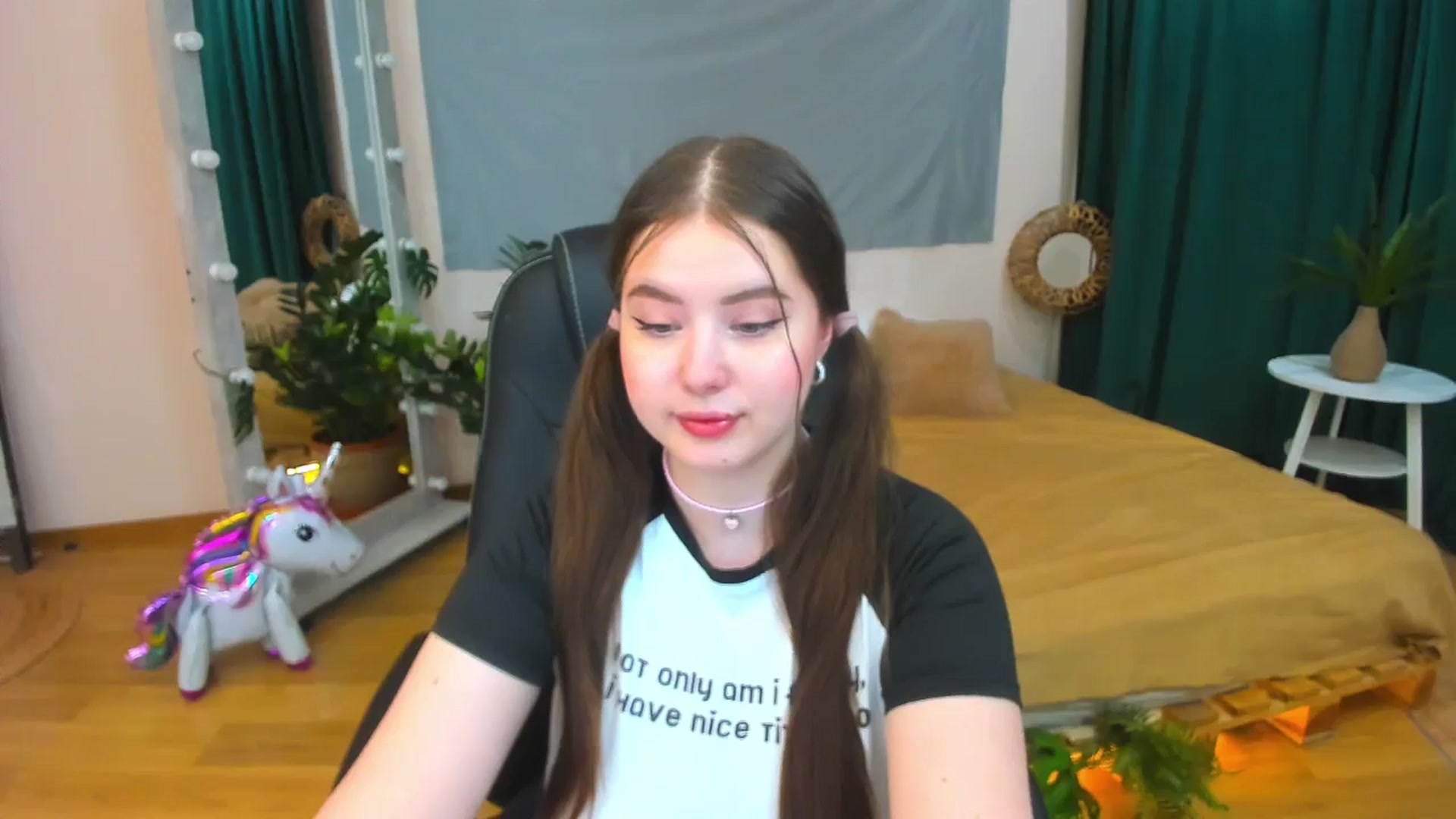 Gallery image thumbnail from AdmireMyEyes's myfreecams stream on, 07/13/2024, 18:53 image 8 of 20