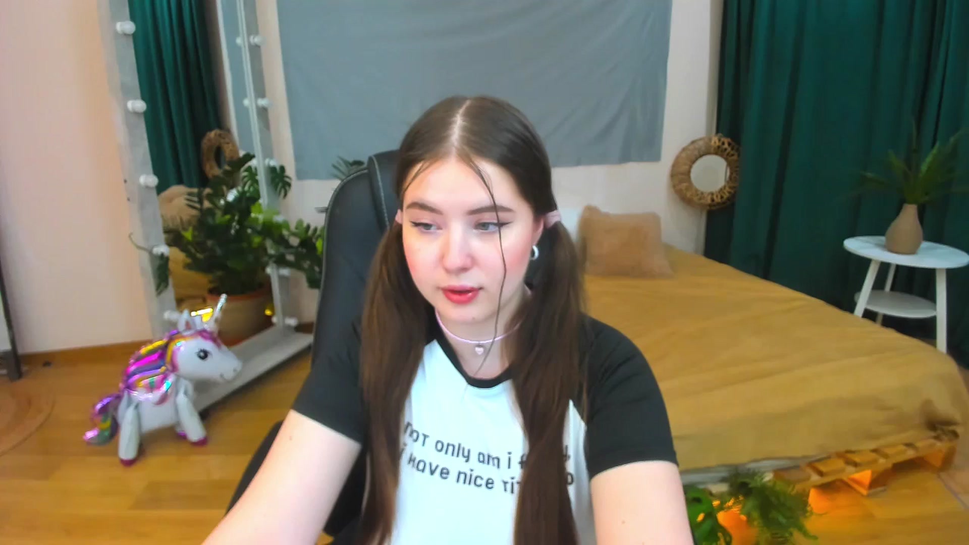 Gallery image thumbnail from AdmireMyEyes's myfreecams stream on, 07/13/2024, 18:53 image 9 of 20