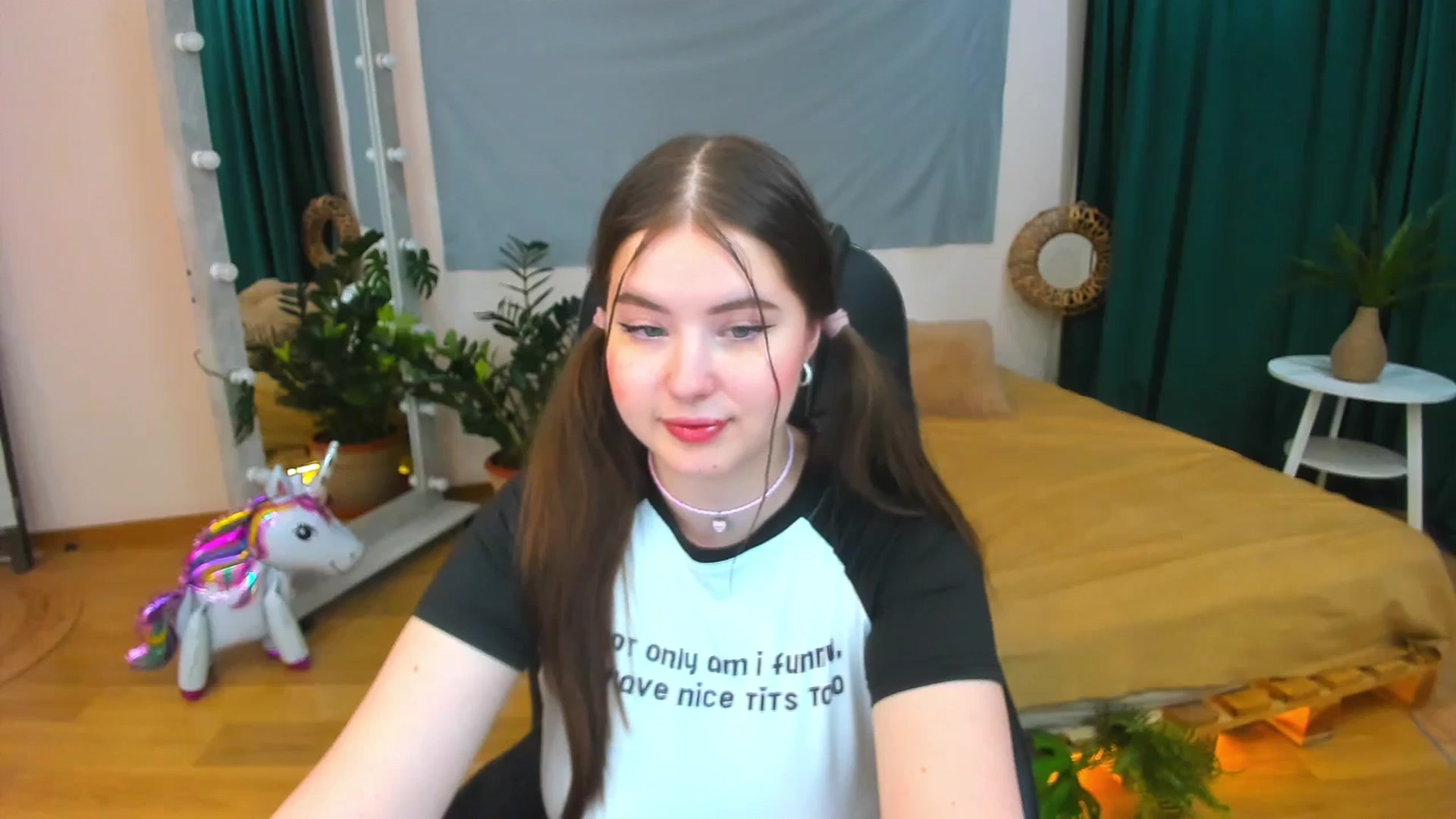 Gallery image thumbnail from AdmireMyEyes's myfreecams stream on, 07/13/2024, 18:53 image 20 of 20