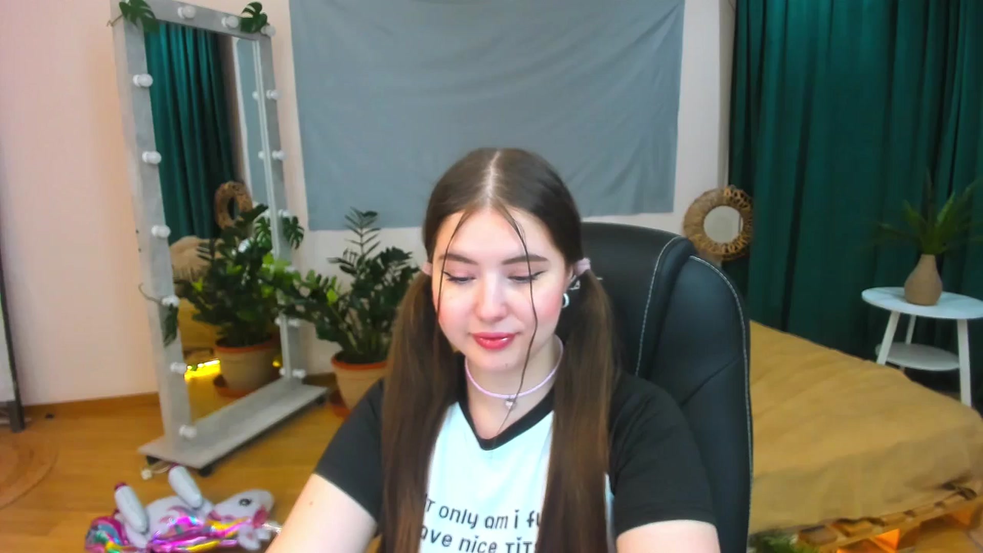 Gallery image thumbnail from AdmireMyEyes's myfreecams stream on, 07/13/2024, 20:31 image 9 of 20
