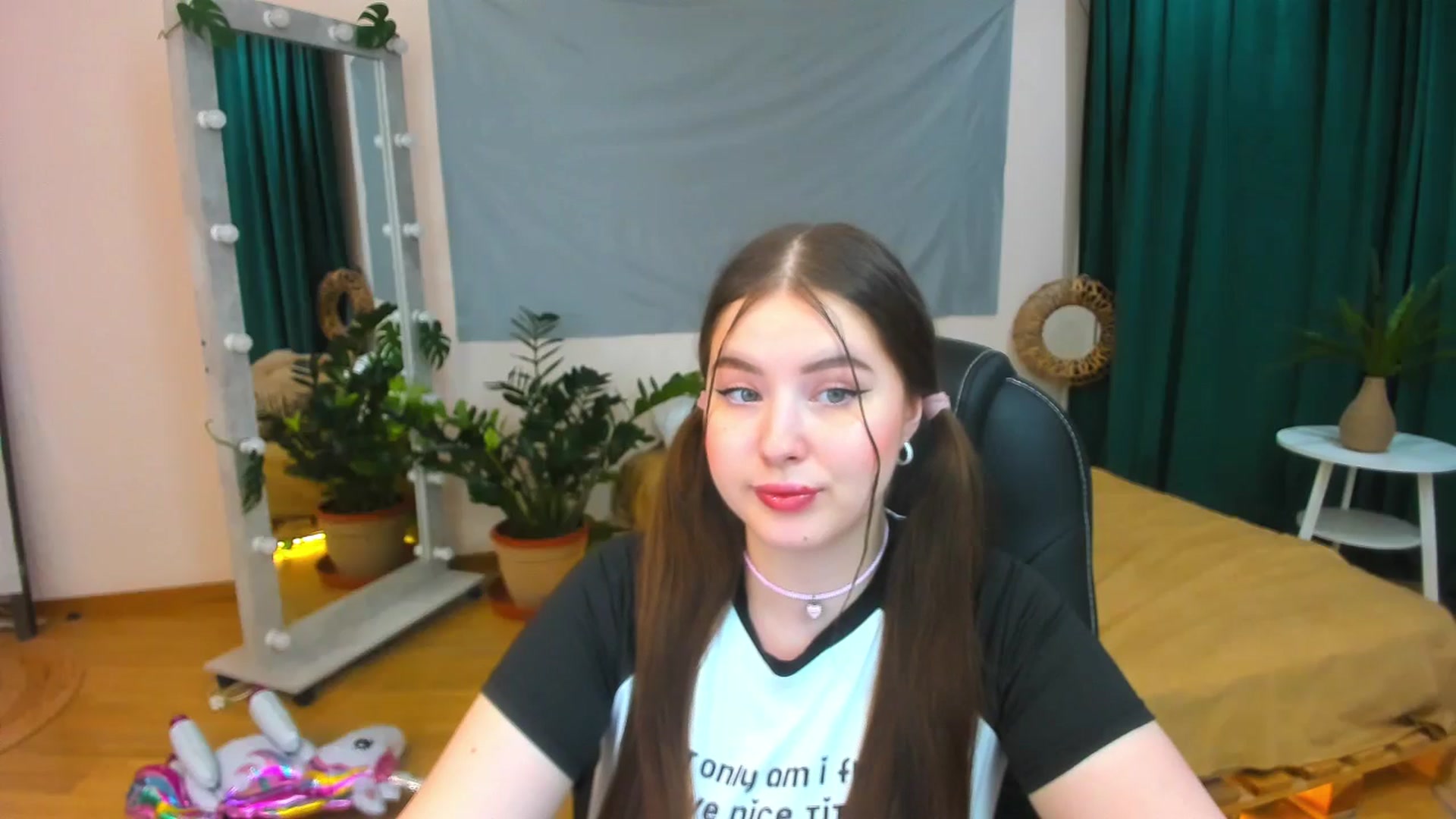 Gallery image thumbnail from AdmireMyEyes's myfreecams stream on, 07/13/2024, 20:31 image 8 of 20
