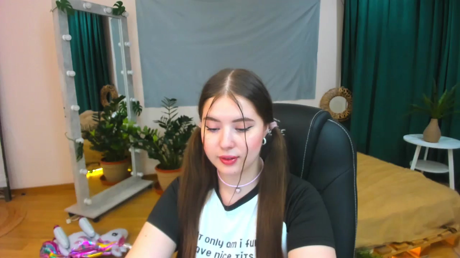 Gallery image thumbnail from AdmireMyEyes's myfreecams stream on, 07/13/2024, 20:31 image 11 of 20