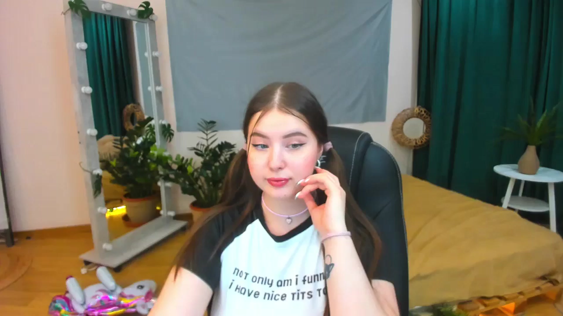 Gallery image thumbnail from AdmireMyEyes's myfreecams stream on, 07/13/2024, 20:31 image 1 of 20