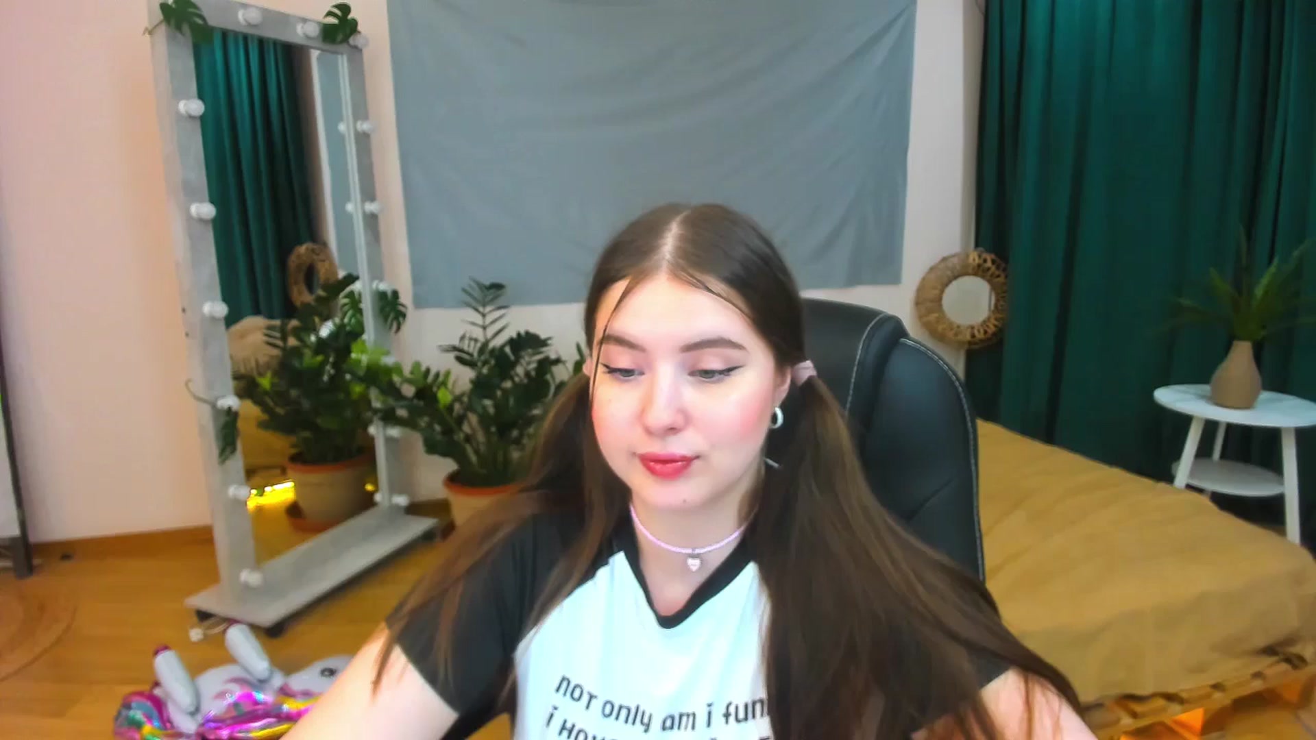 Gallery image thumbnail from AdmireMyEyes's myfreecams stream on, 07/13/2024, 20:31 image 2 of 20