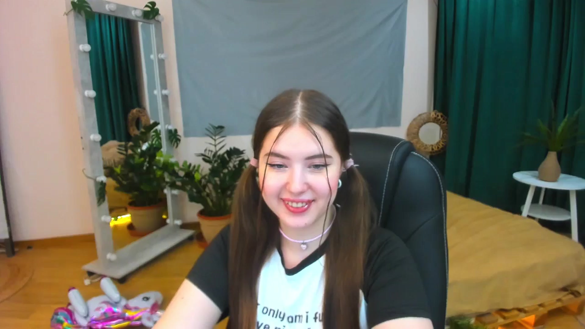 Gallery image thumbnail from AdmireMyEyes's myfreecams stream on, 07/13/2024, 20:31 image 13 of 20