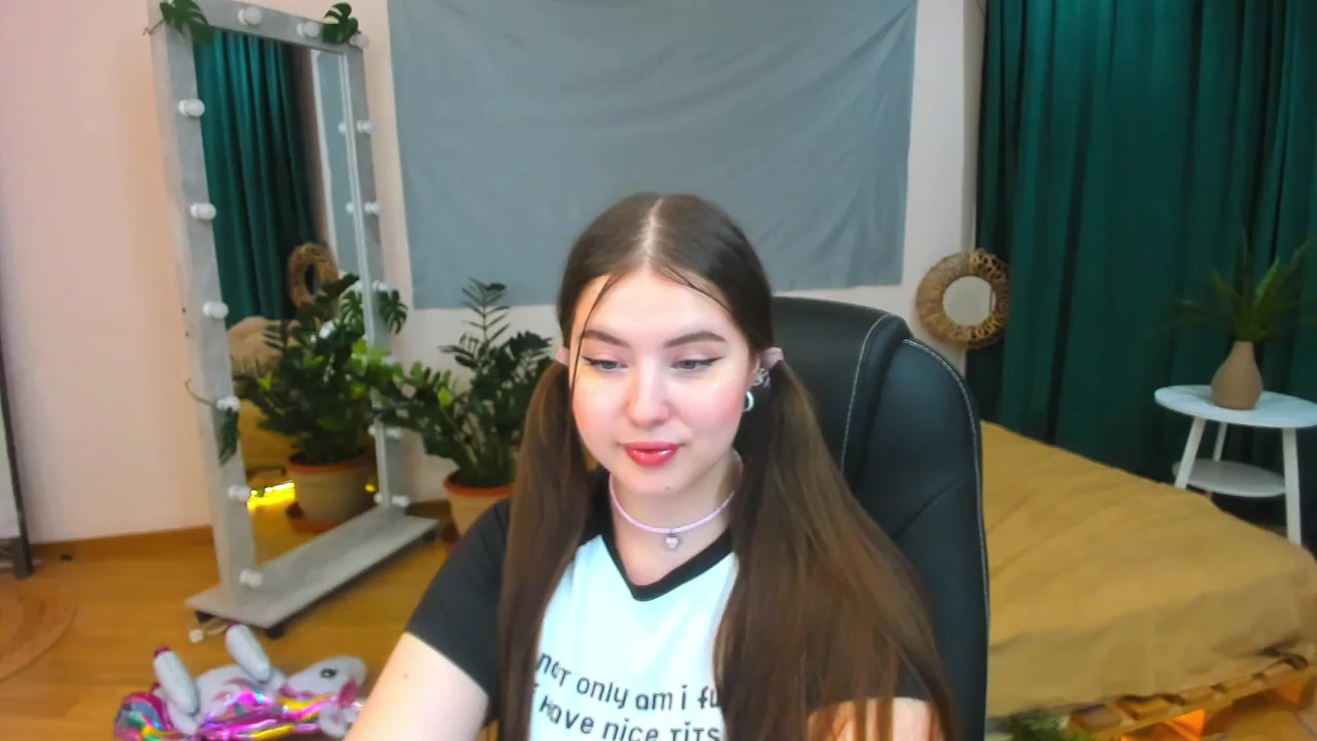 Gallery image thumbnail from AdmireMyEyes's myfreecams stream on, 07/13/2024, 20:31 image 3 of 20