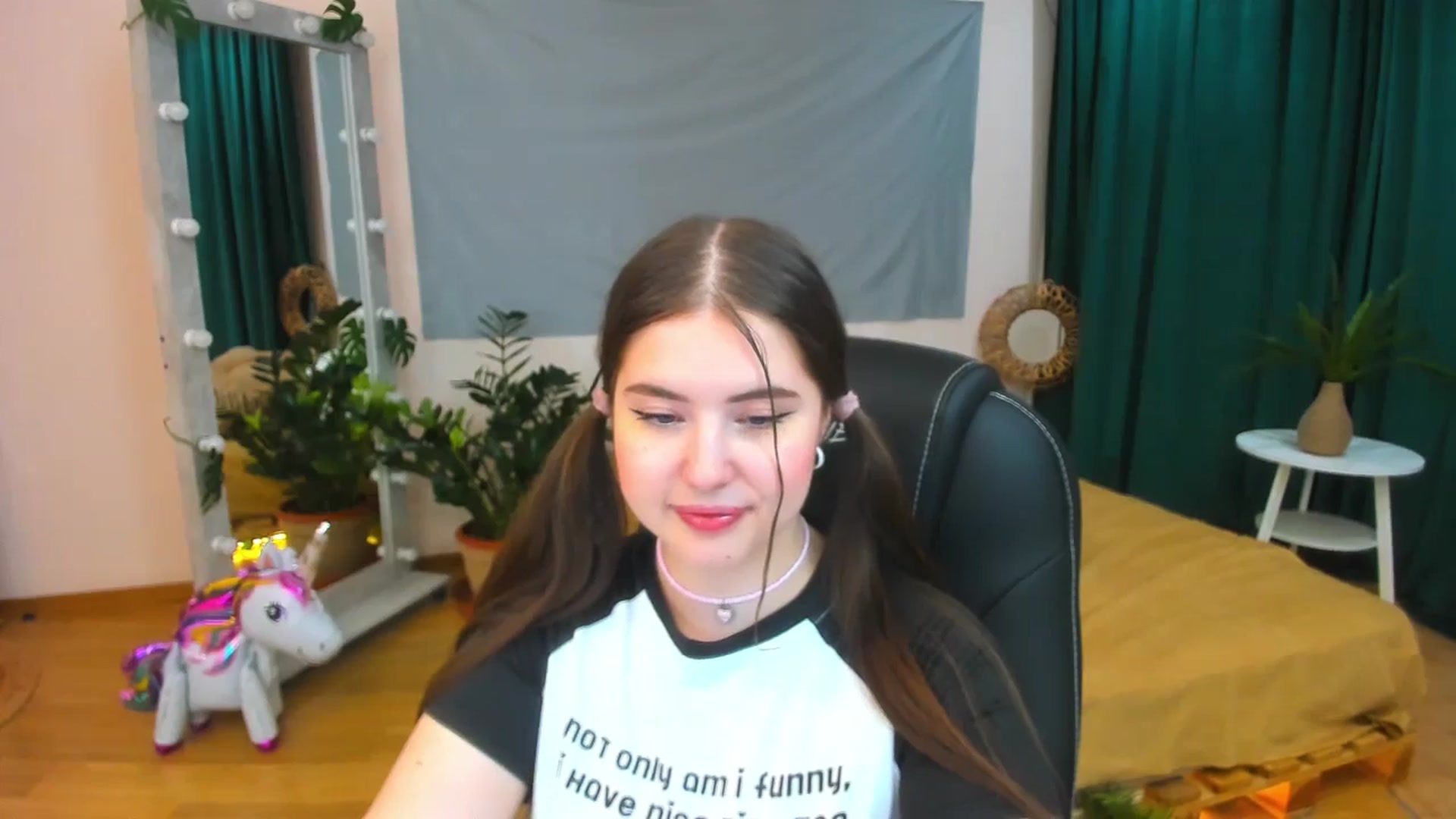 Gallery image thumbnail from AdmireMyEyes's myfreecams stream on, 07/13/2024, 21:47 image 18 of 20