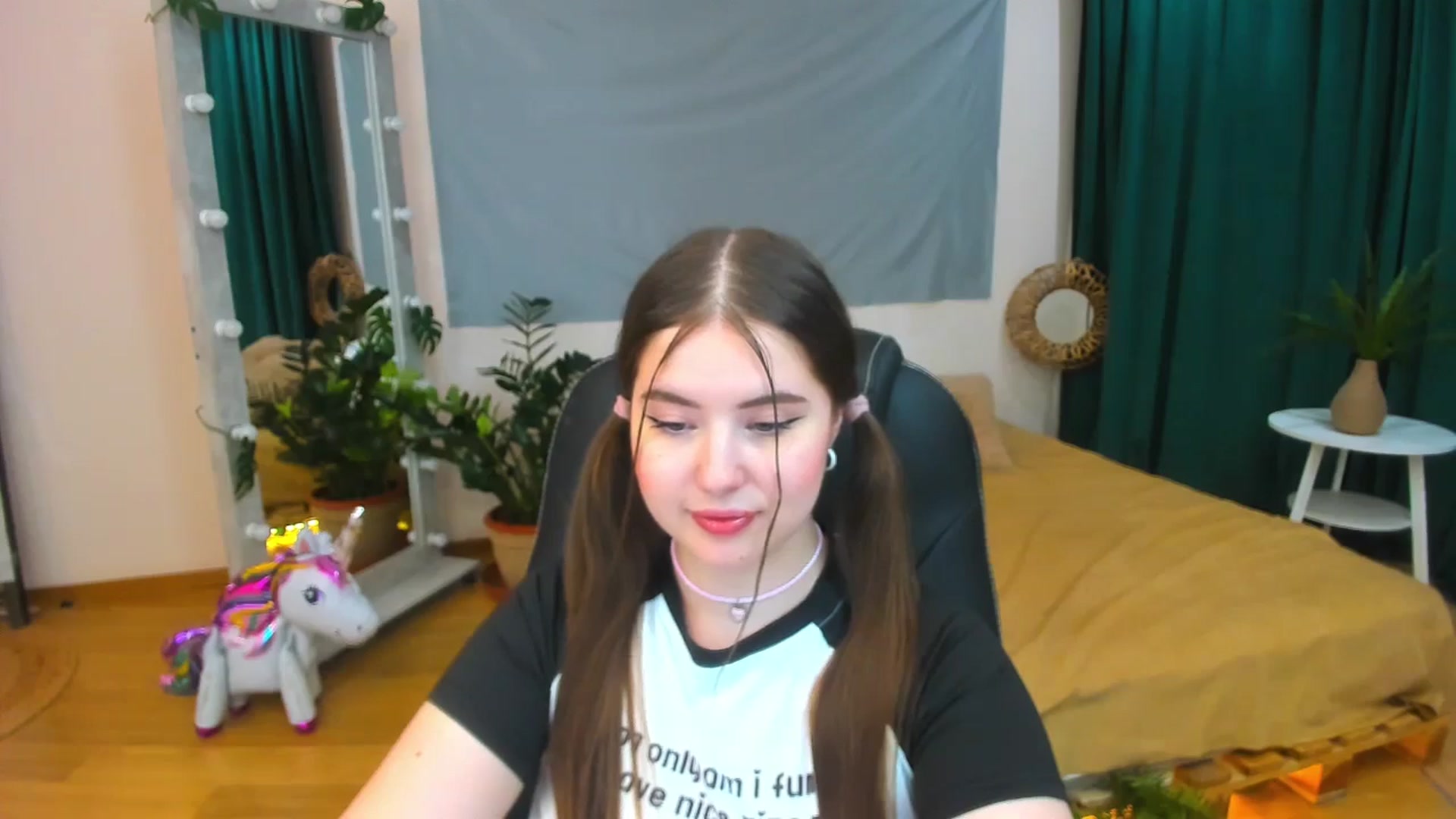 Gallery image thumbnail from AdmireMyEyes's myfreecams stream on, 07/13/2024, 21:47 image 6 of 20
