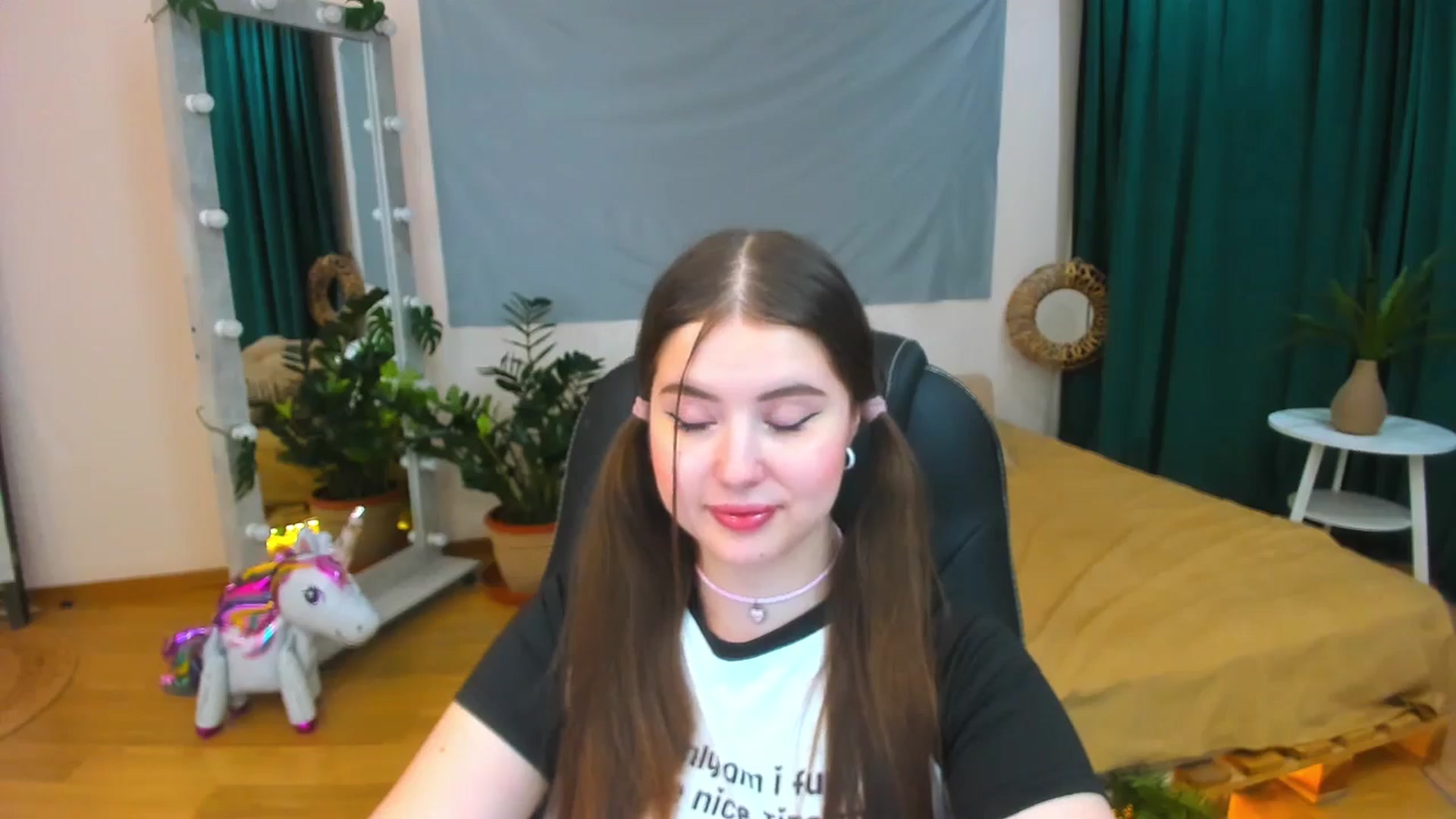 Gallery image thumbnail from AdmireMyEyes's myfreecams stream on, 07/13/2024, 21:47 image 4 of 20