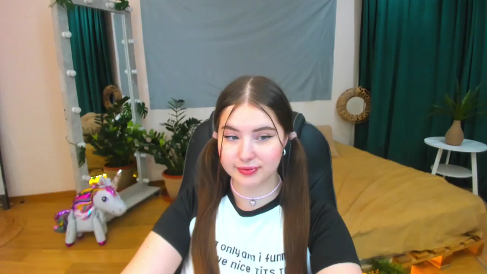 Gallery image thumbnail from AdmireMyEyes's myfreecams stream on, 07/13/2024, 21:47 image 5 of 20