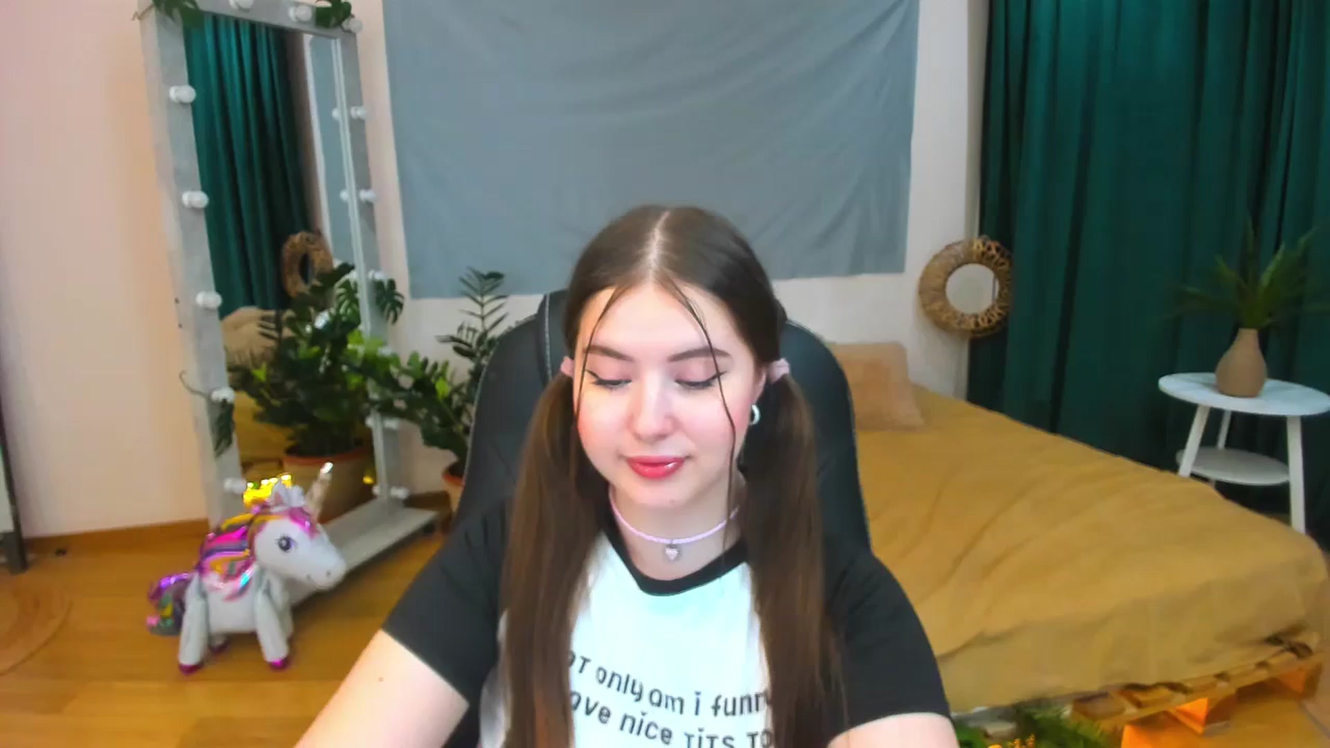 Gallery image thumbnail from AdmireMyEyes's myfreecams stream on, 07/13/2024, 21:47 image 1 of 20