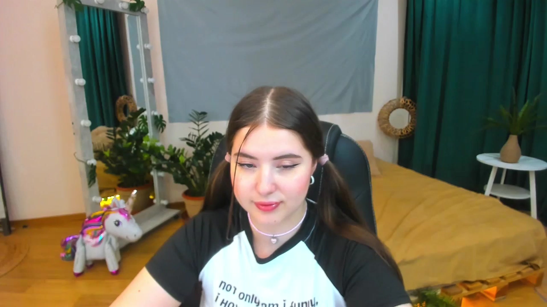 Gallery image thumbnail from AdmireMyEyes's myfreecams stream on, 07/13/2024, 21:47 image 3 of 20