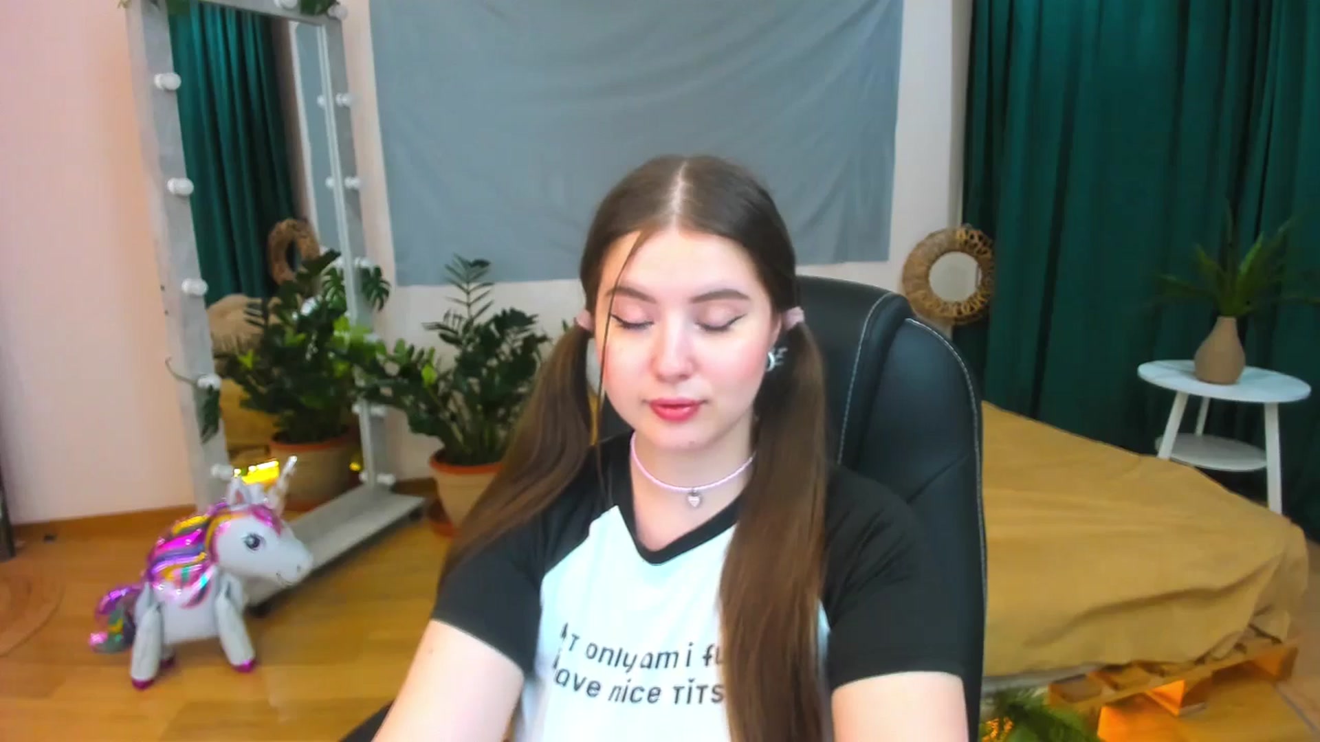 Gallery image thumbnail from AdmireMyEyes's myfreecams stream on, 07/14/2024, 24:46 image 4 of 20
