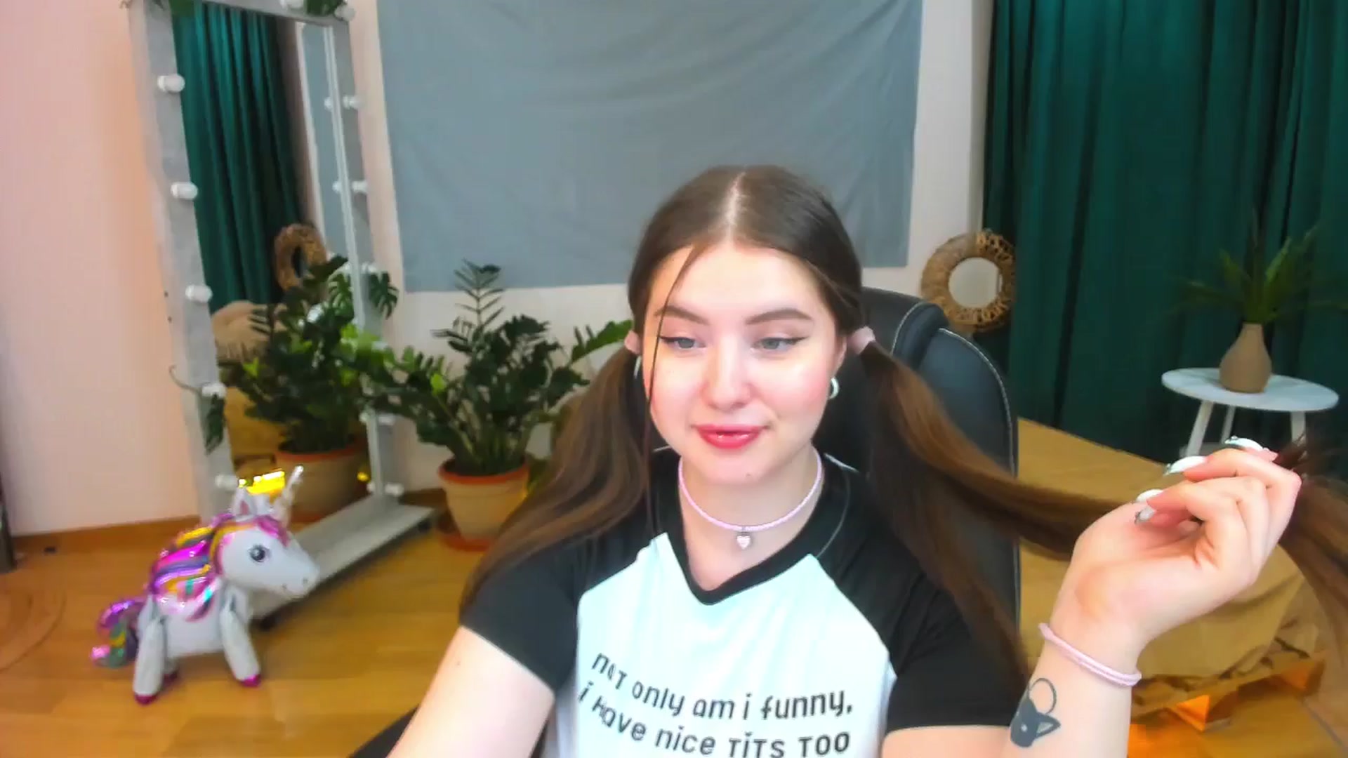 Gallery image thumbnail from AdmireMyEyes's myfreecams stream on, 07/14/2024, 24:46 image 6 of 20