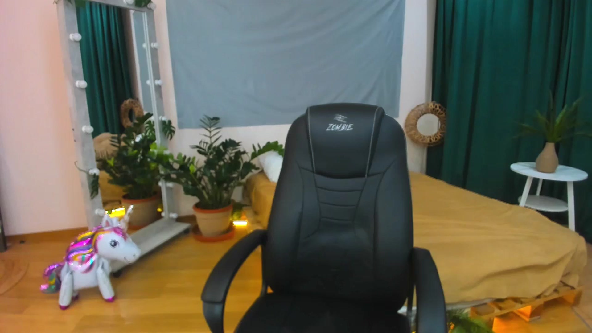 Gallery image thumbnail from AdmireMyEyes's myfreecams stream on, 07/14/2024, 24:46 image 10 of 20