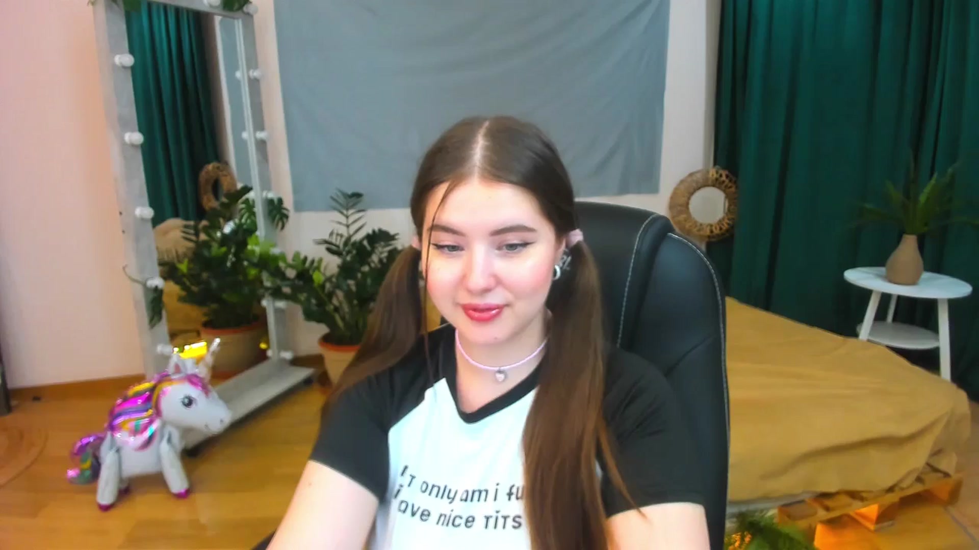 Gallery image thumbnail from AdmireMyEyes's myfreecams stream on, 07/14/2024, 24:46 image 3 of 20