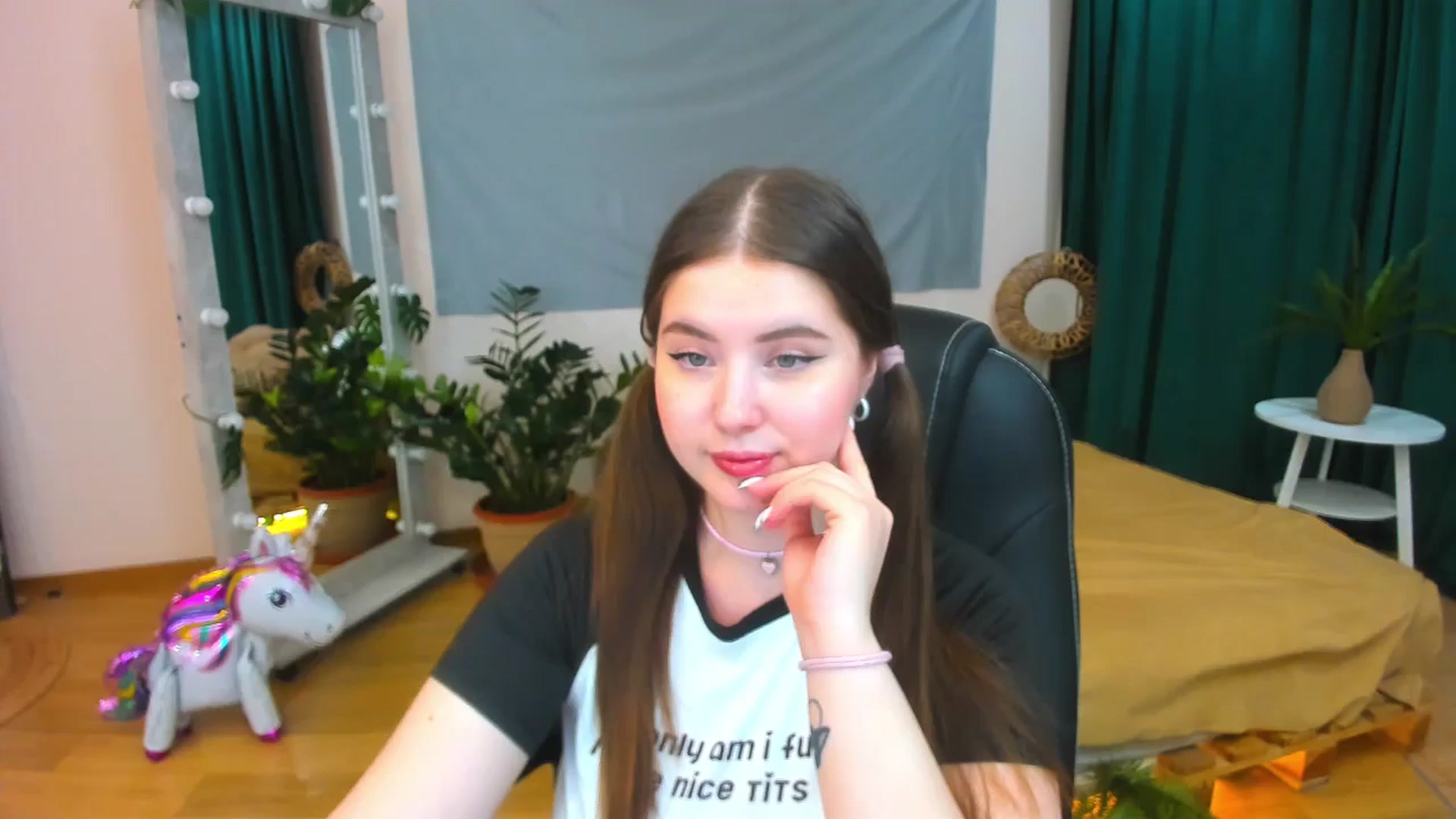 Gallery image thumbnail from AdmireMyEyes's myfreecams stream on, 07/14/2024, 24:46 image 1 of 20