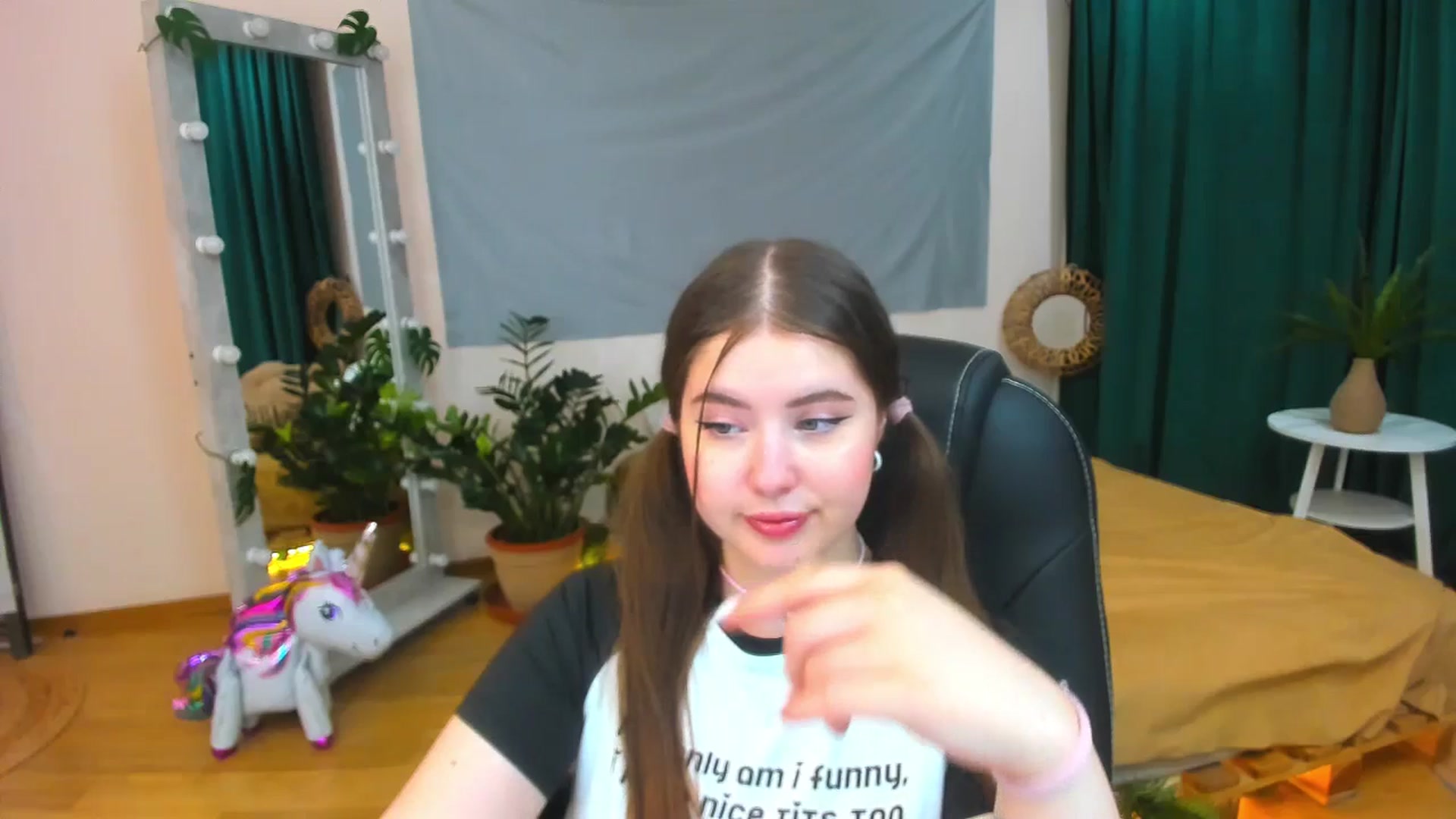 Gallery image thumbnail from AdmireMyEyes's myfreecams stream on, 07/14/2024, 01:15 image 3 of 20