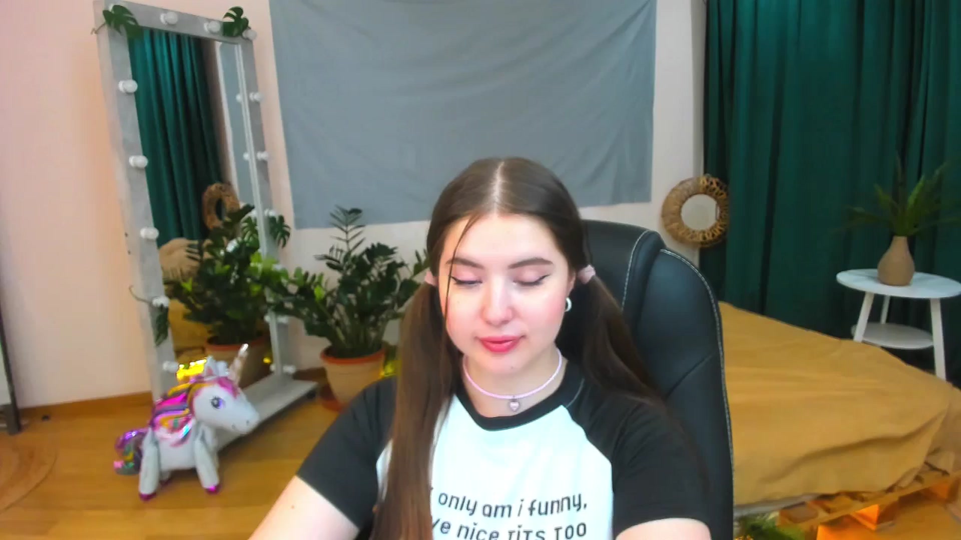 Gallery image thumbnail from AdmireMyEyes's myfreecams stream on, 07/14/2024, 01:15 image 19 of 20