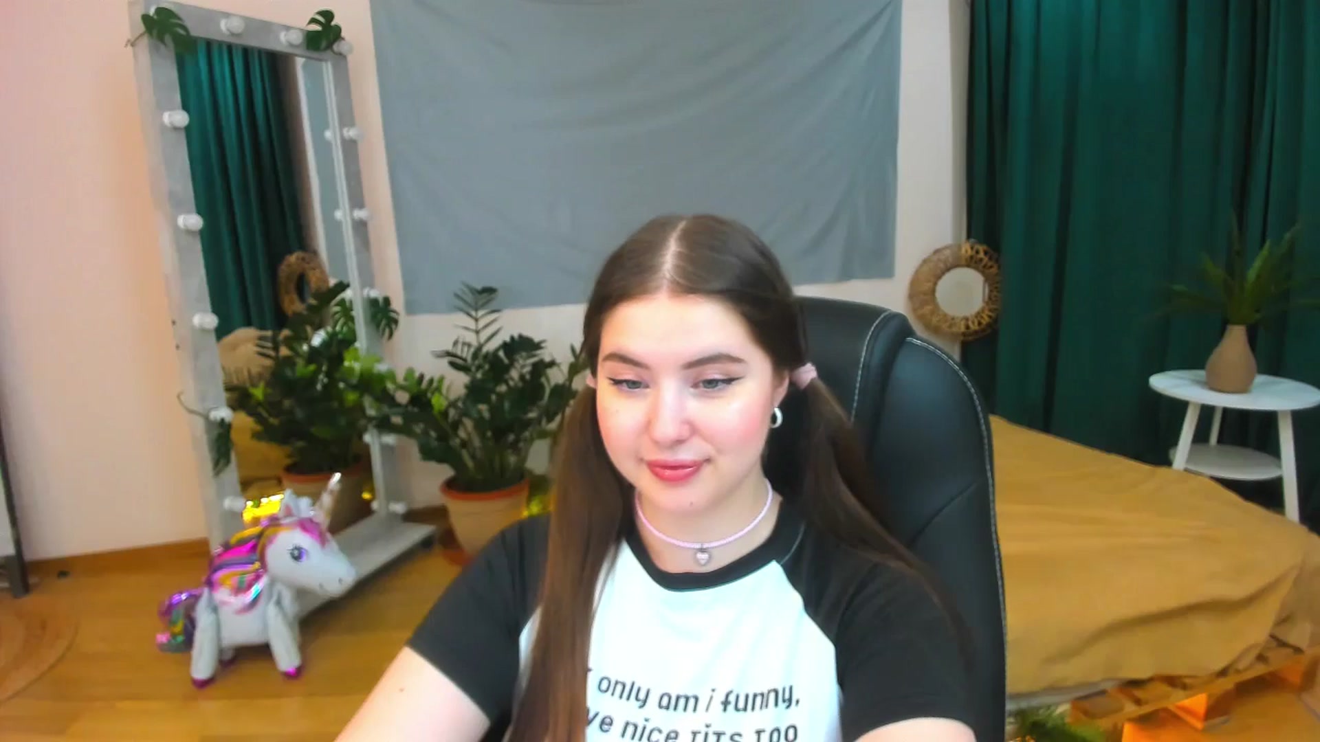 Gallery image thumbnail from AdmireMyEyes's myfreecams stream on, 07/14/2024, 01:15 image 17 of 20