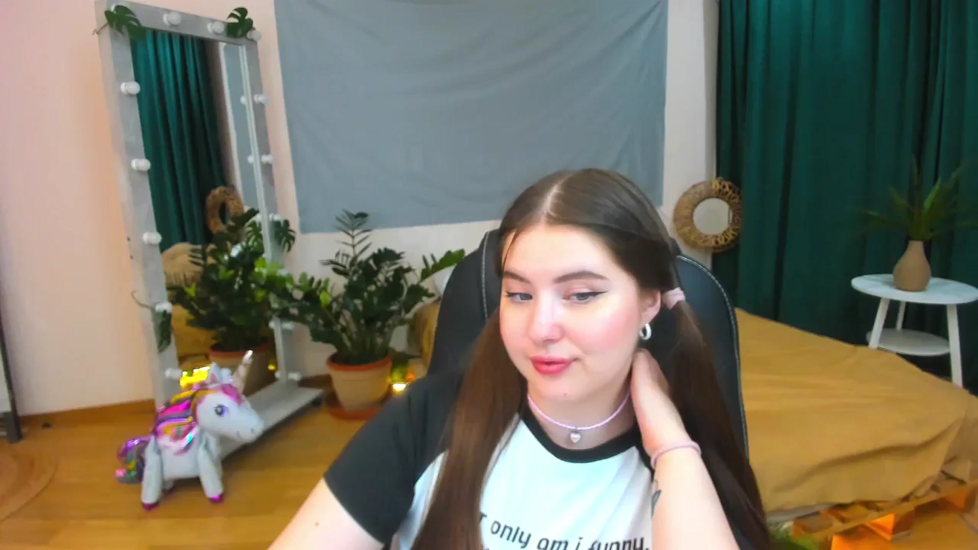 Gallery image thumbnail from AdmireMyEyes's myfreecams stream on, 07/14/2024, 01:15 image 20 of 20