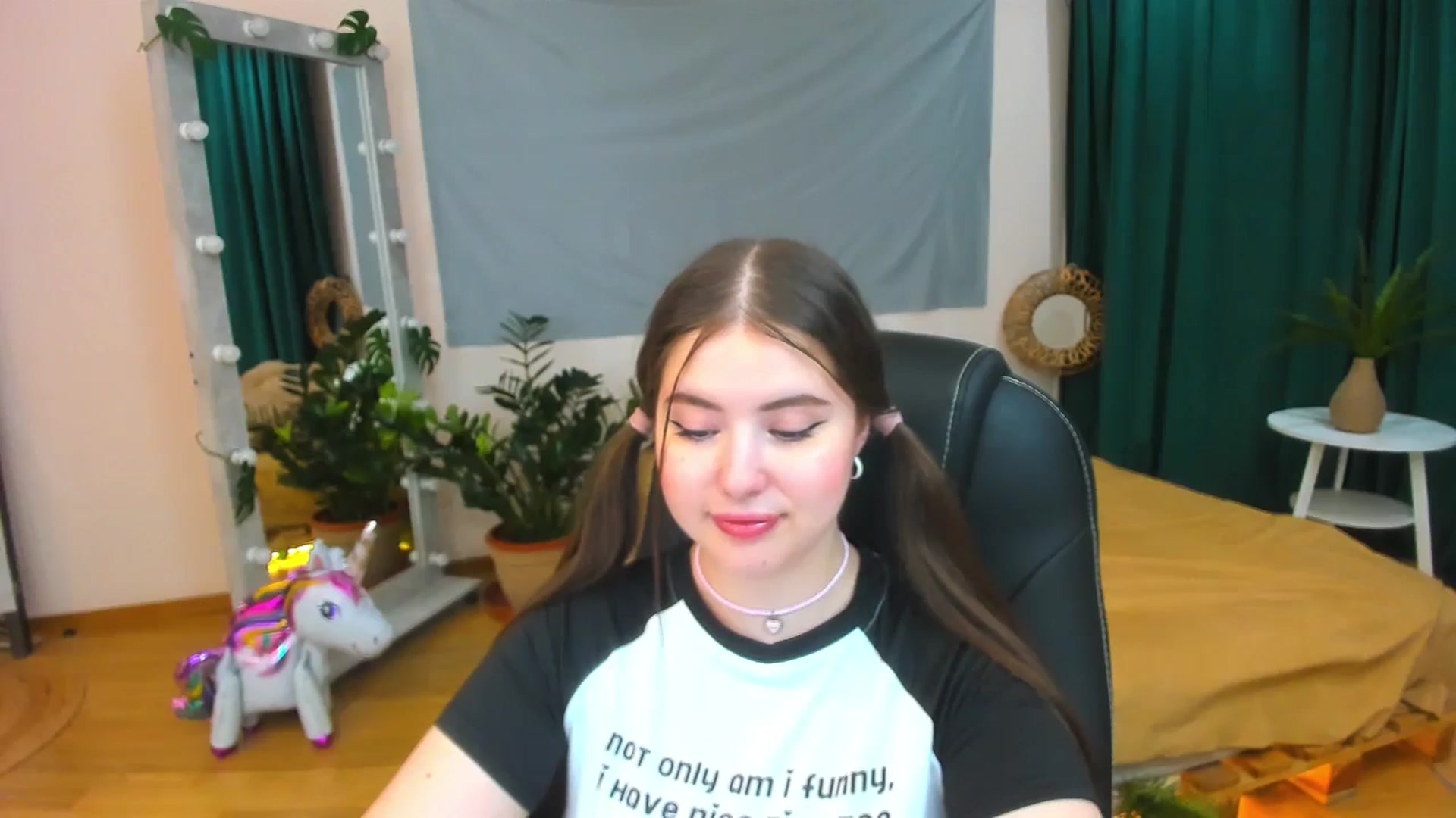 Gallery image thumbnail from AdmireMyEyes's myfreecams stream on, 07/14/2024, 01:15 image 8 of 20
