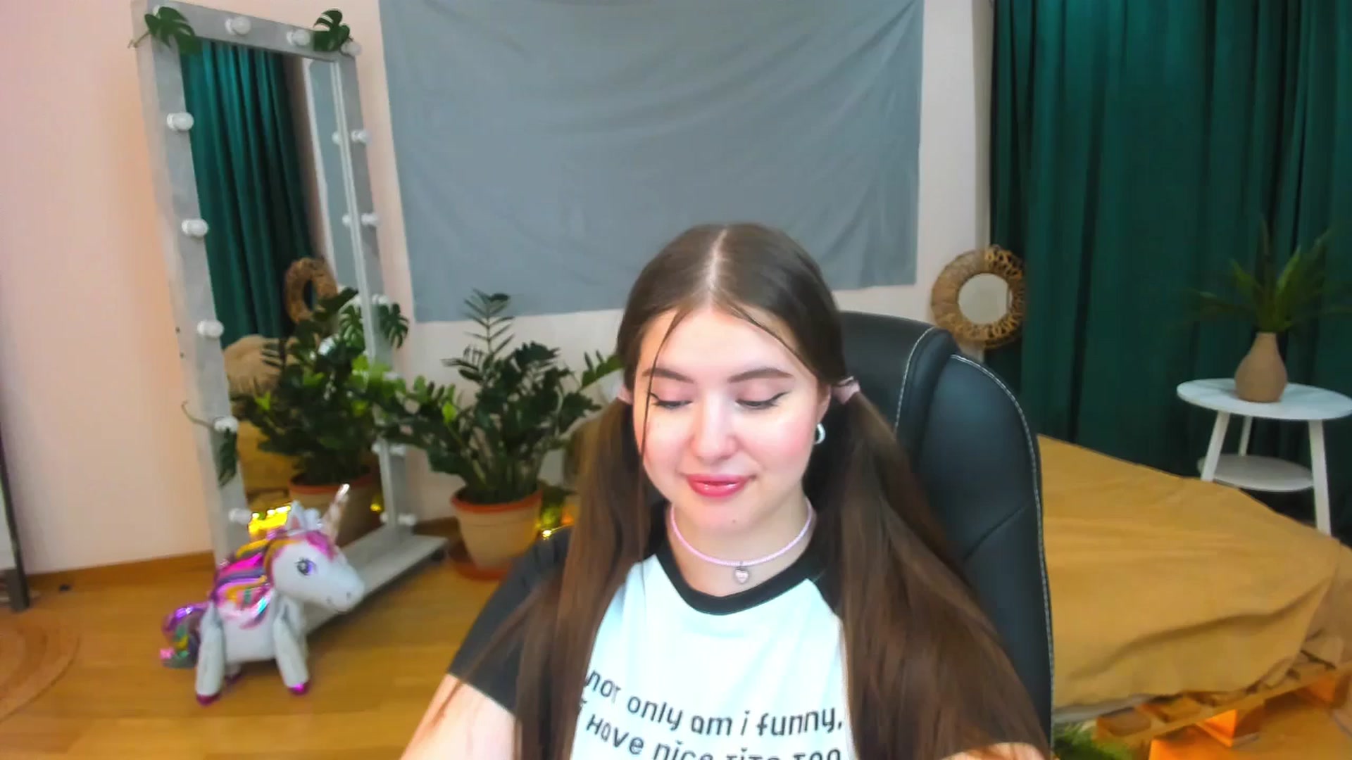 Gallery image thumbnail from AdmireMyEyes's myfreecams stream on, 07/14/2024, 01:15 image 15 of 20