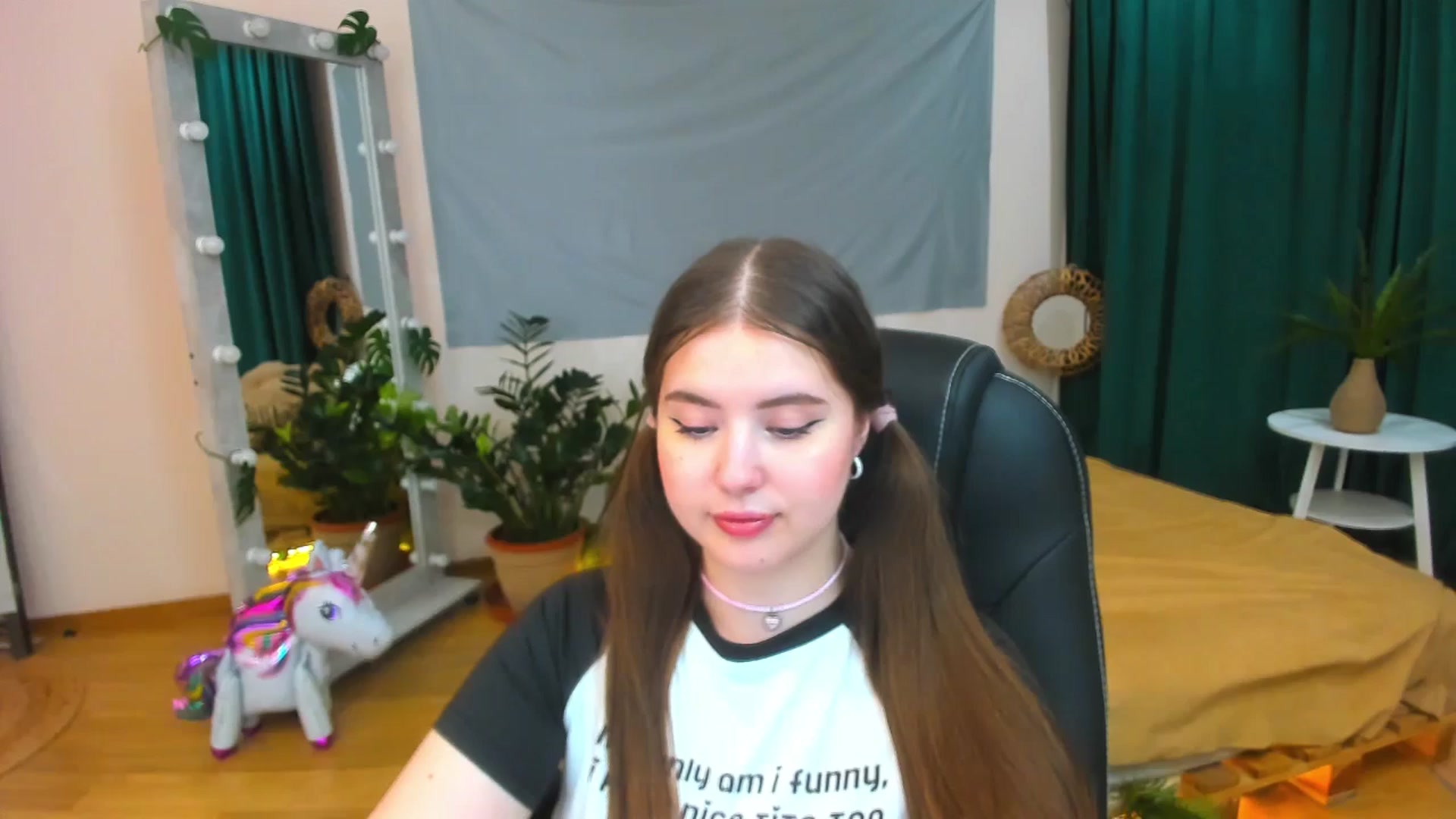 Gallery image thumbnail from AdmireMyEyes's myfreecams stream on, 07/14/2024, 01:15 image 6 of 20
