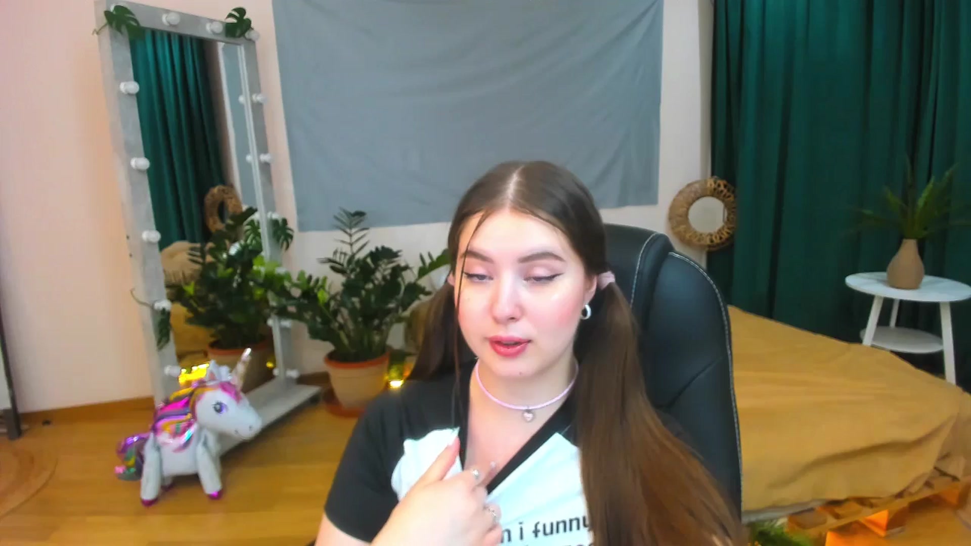Gallery image thumbnail from AdmireMyEyes's myfreecams stream on, 07/14/2024, 01:15 image 7 of 20