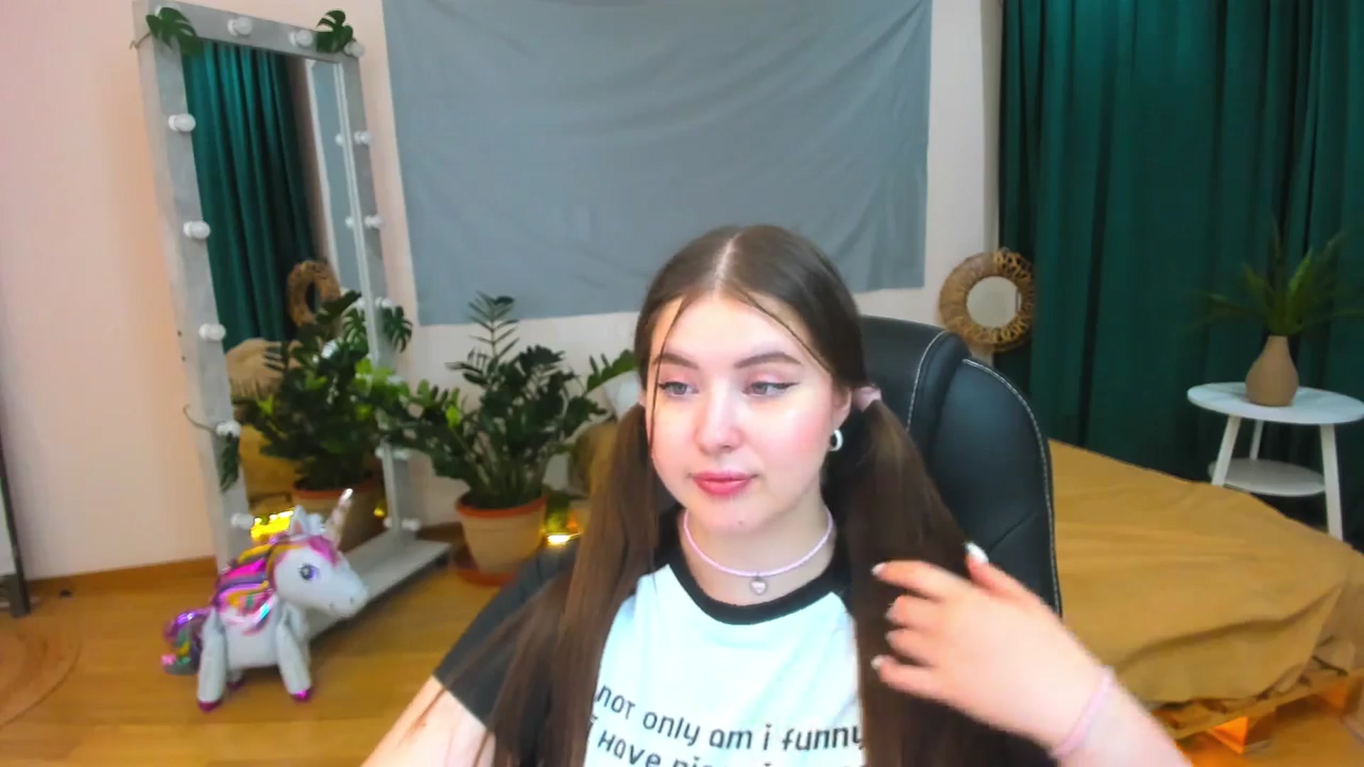 Gallery image thumbnail from AdmireMyEyes's myfreecams stream on, 07/14/2024, 01:15 image 14 of 20