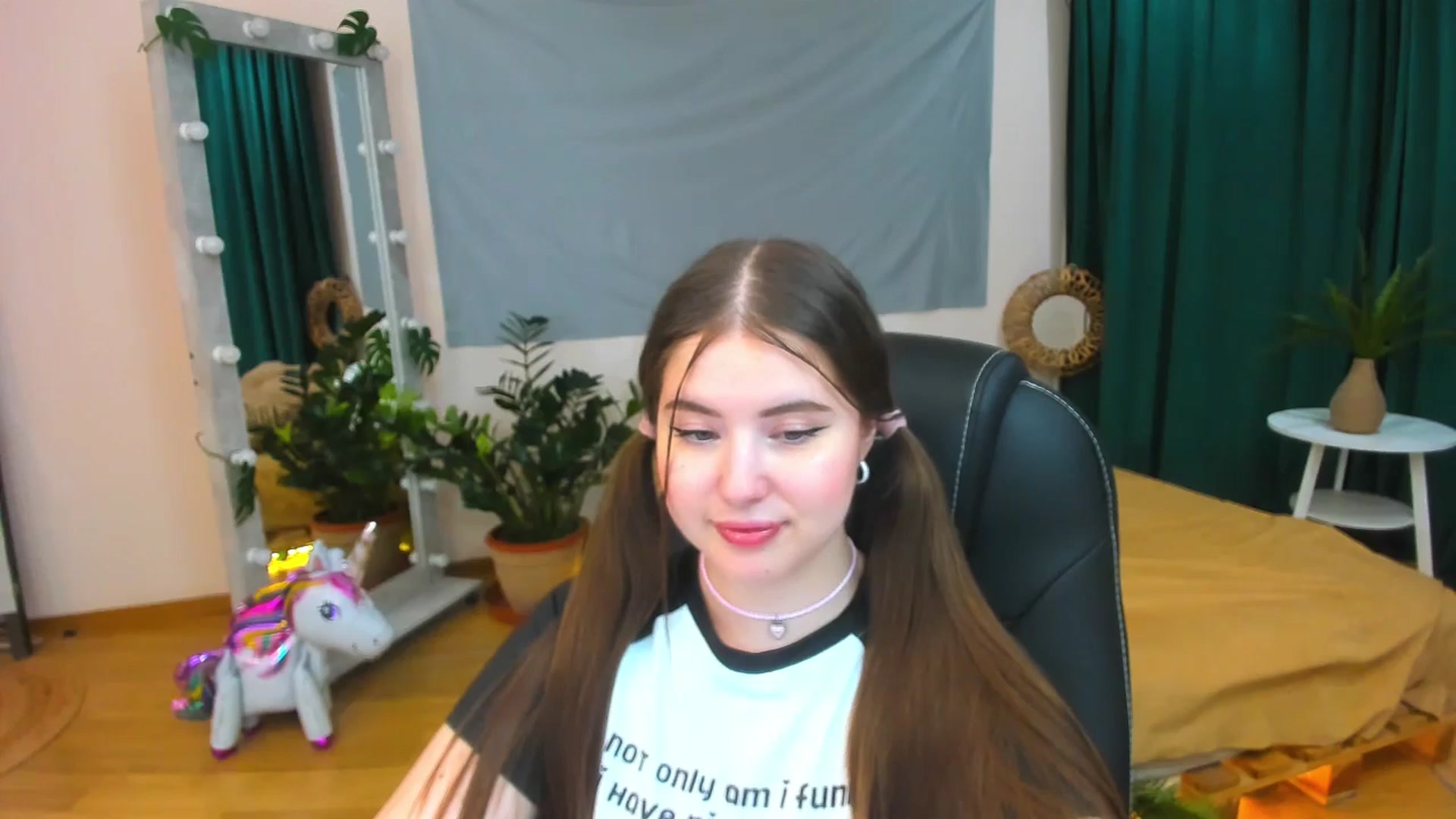 Gallery image thumbnail from AdmireMyEyes's myfreecams stream on, 07/14/2024, 01:15 image 13 of 20