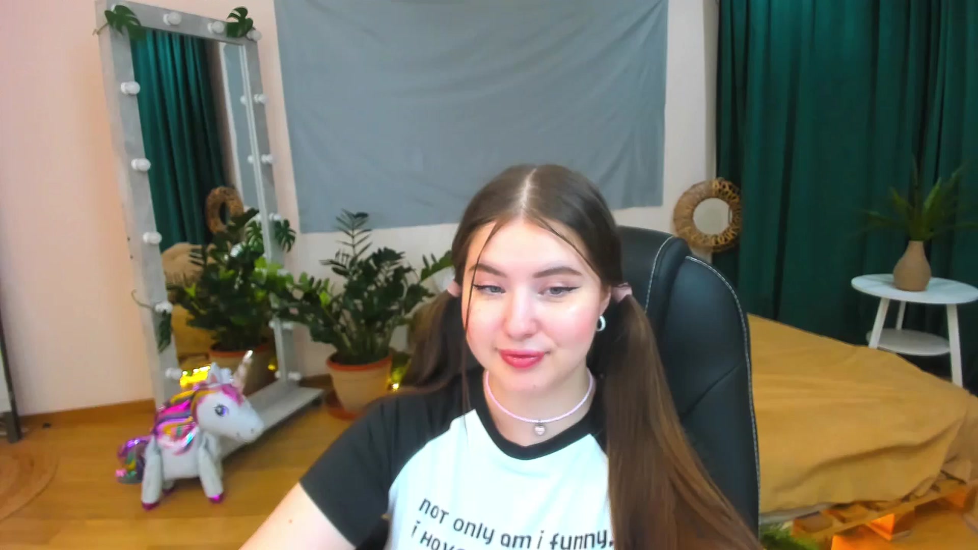 Gallery image thumbnail from AdmireMyEyes's myfreecams stream on, 07/14/2024, 01:15 image 12 of 20