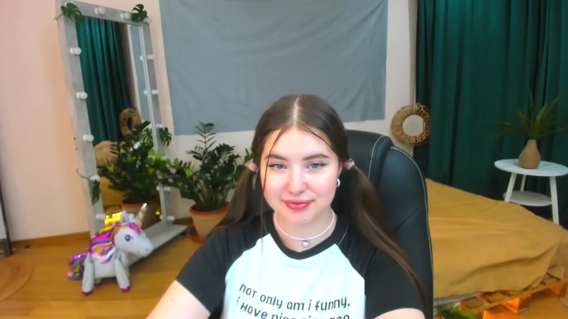 Gallery image thumbnail from AdmireMyEyes's myfreecams stream on, 07/14/2024, 01:15 image 10 of 20