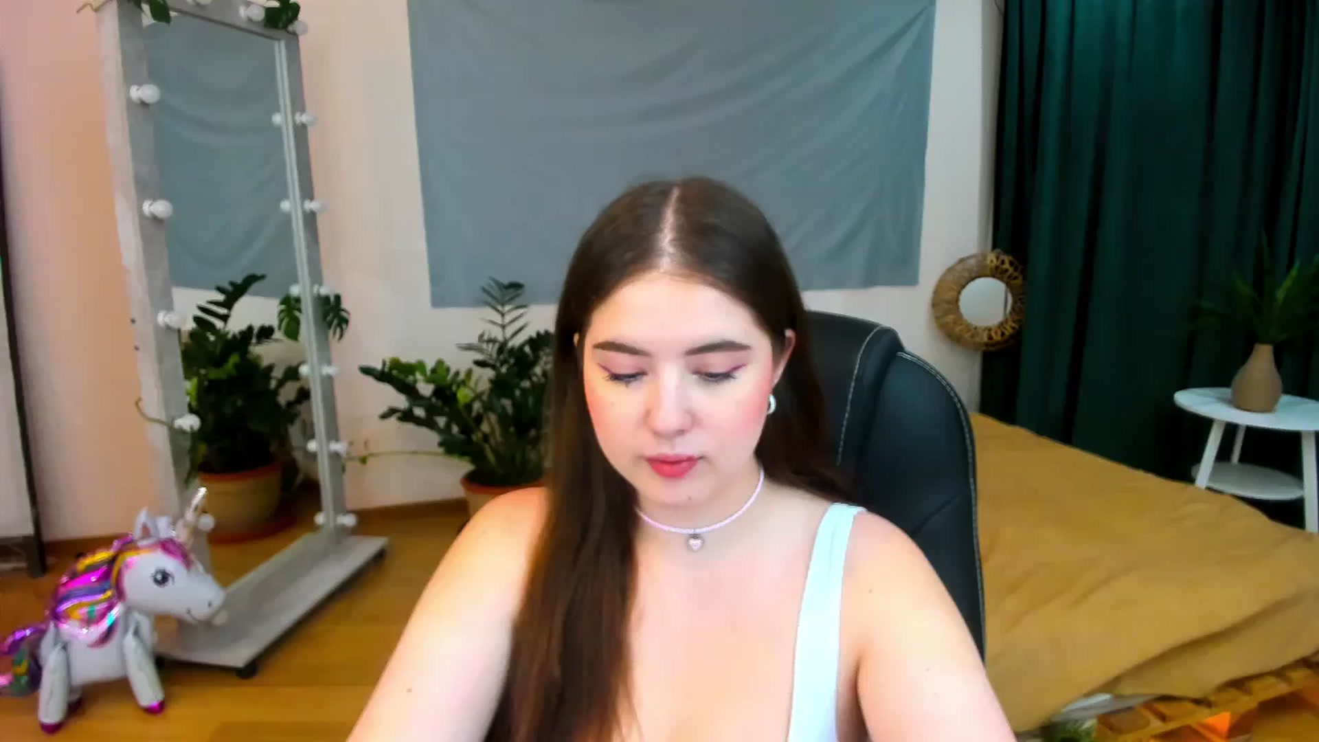 Gallery image thumbnail from AdmireMyEyes's myfreecams stream on, 07/14/2024, 19:00 image 2 of 20