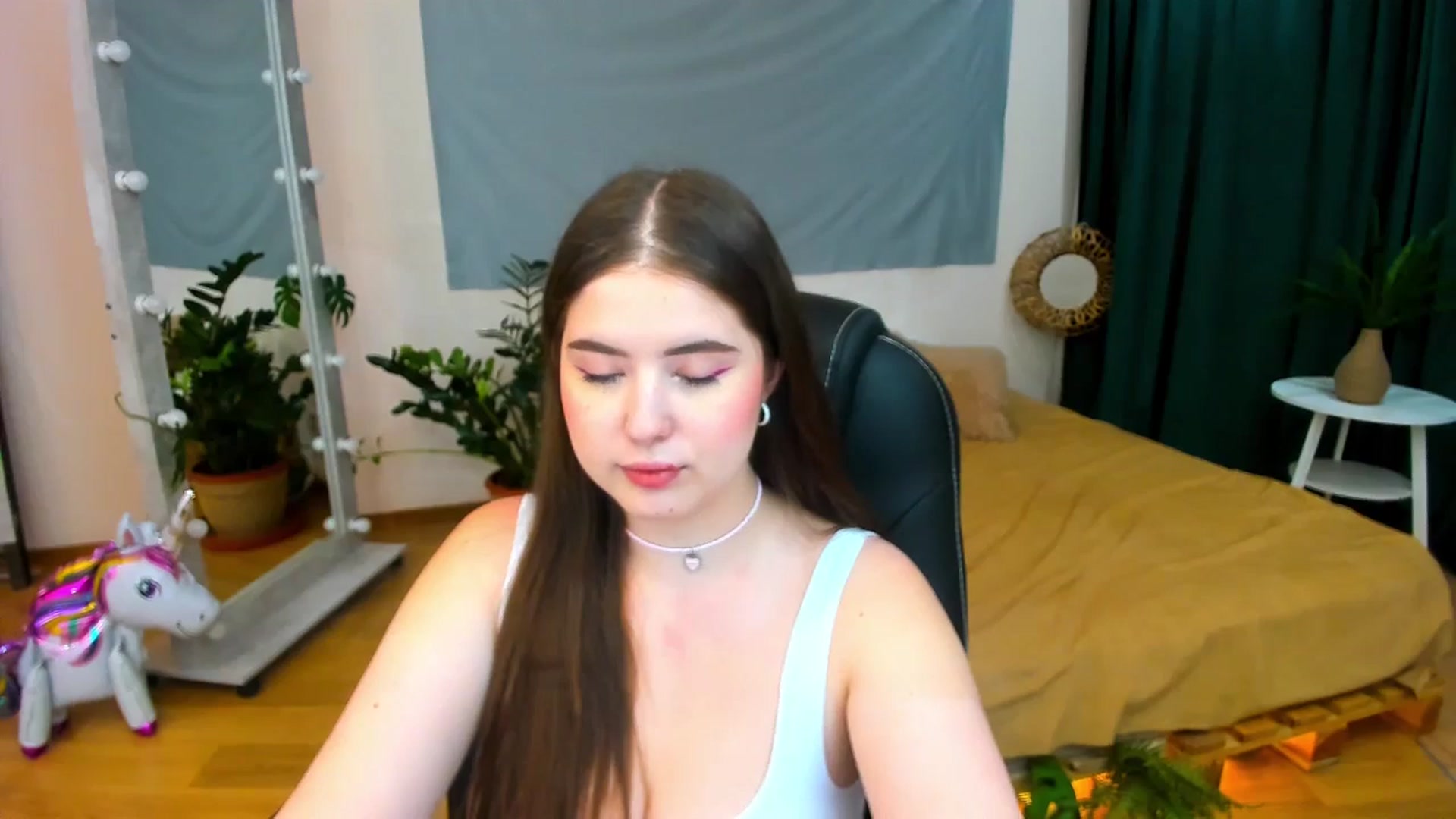 Gallery image thumbnail from AdmireMyEyes's myfreecams stream on, 07/14/2024, 19:47 image 16 of 20