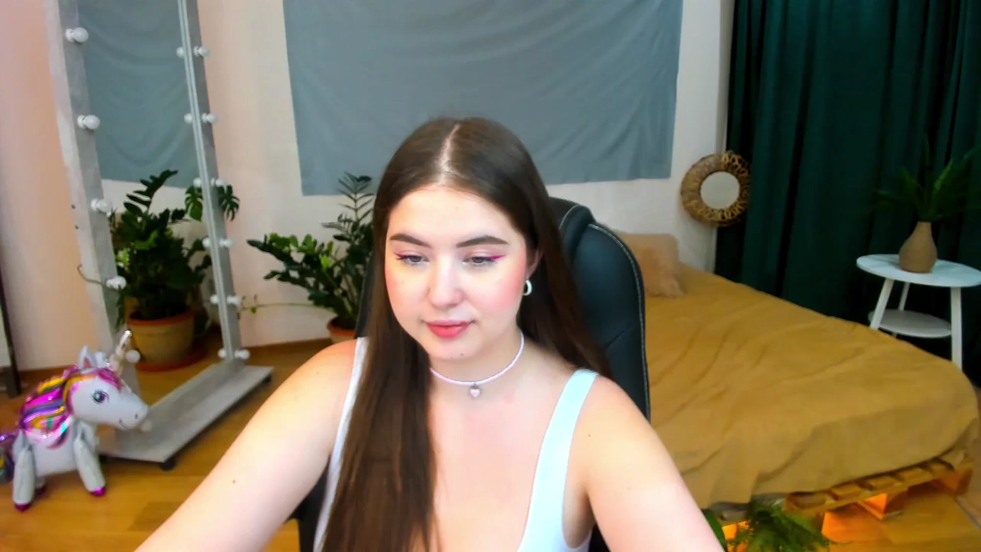 Gallery image thumbnail from AdmireMyEyes's myfreecams stream on, 07/14/2024, 19:47 image 13 of 20