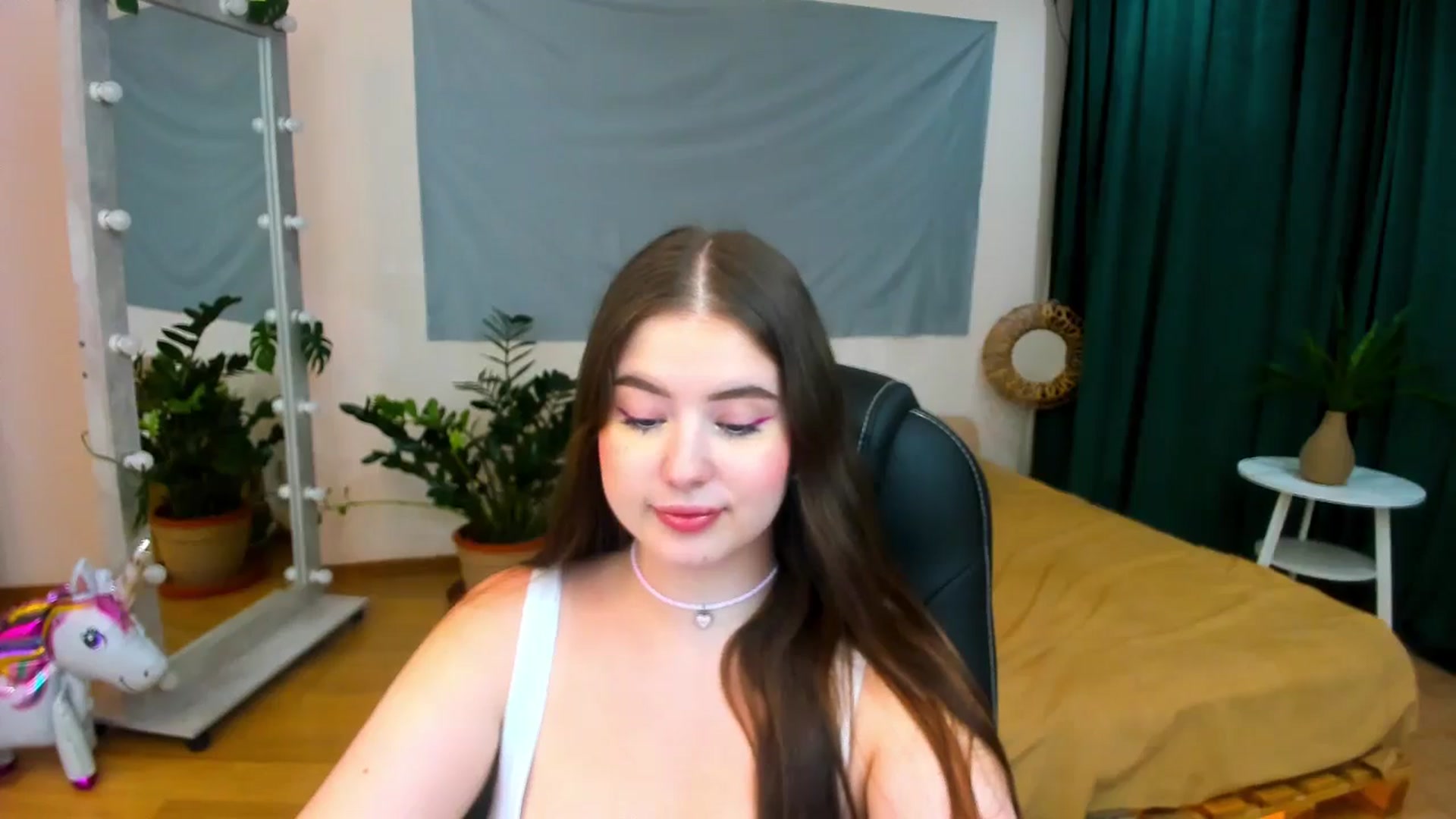 Gallery image thumbnail from AdmireMyEyes's myfreecams stream on, 07/14/2024, 21:40 image 18 of 20