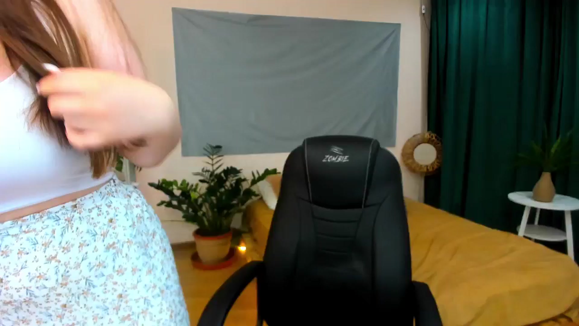 Gallery image thumbnail from AdmireMyEyes's myfreecams stream on, 07/14/2024, 21:40 image 5 of 20