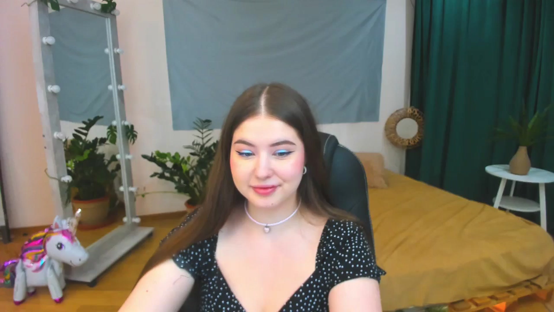 Gallery image thumbnail from AdmireMyEyes's myfreecams stream on, 07/15/2024, 18:59 image 17 of 20