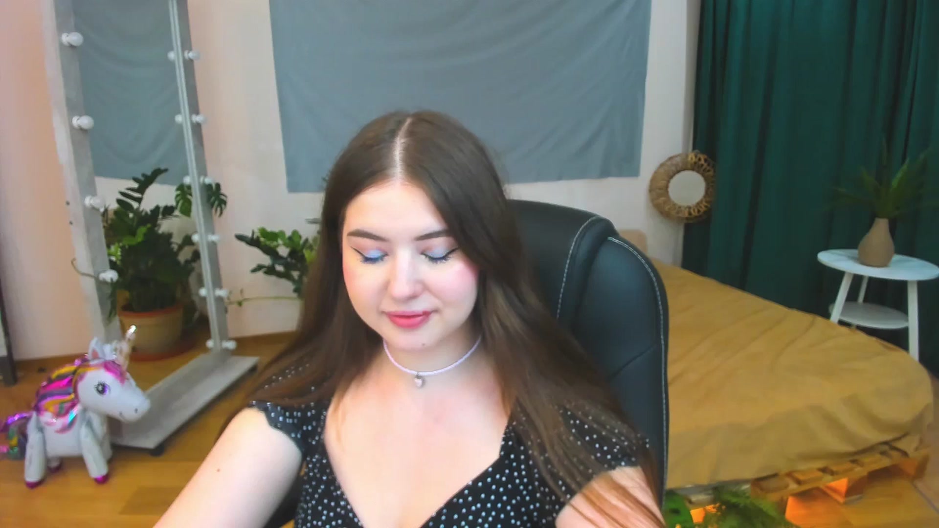 Gallery image thumbnail from AdmireMyEyes's myfreecams stream on, 07/15/2024, 18:59 image 6 of 20