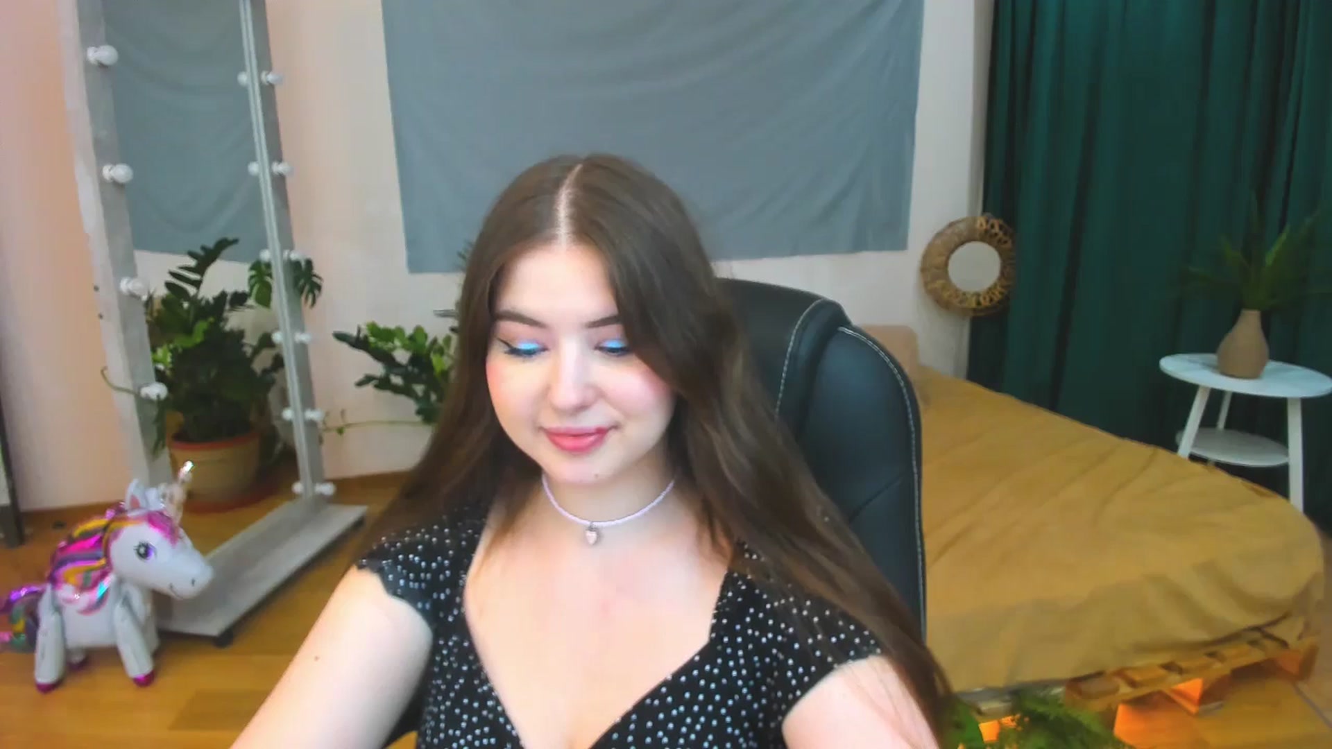 Gallery image thumbnail from AdmireMyEyes's myfreecams stream on, 07/15/2024, 18:59 image 9 of 20